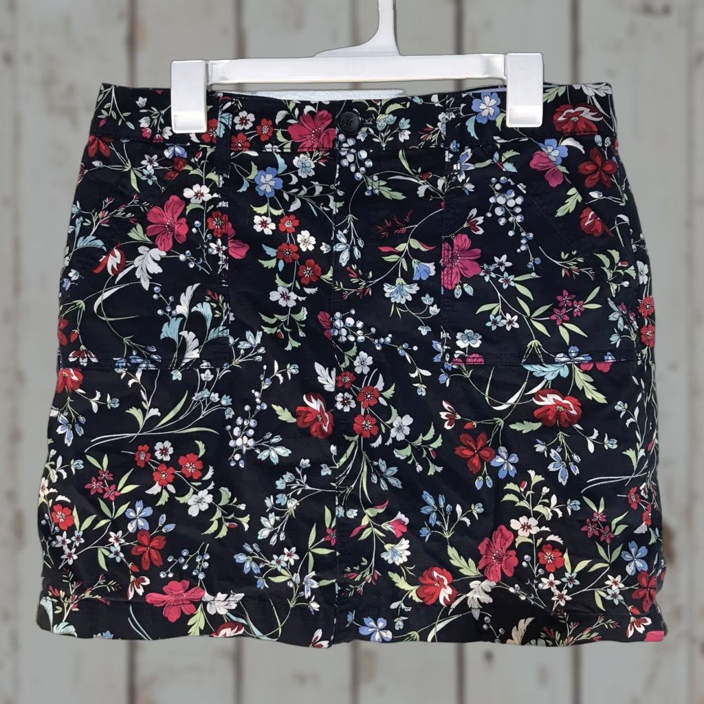 Croft & Barrow Croft Barrow Navy/Floral Effortless Stretch Skort Womens Size 12 Size 34" / US 12 / IT 48 - 1 Thumbnail