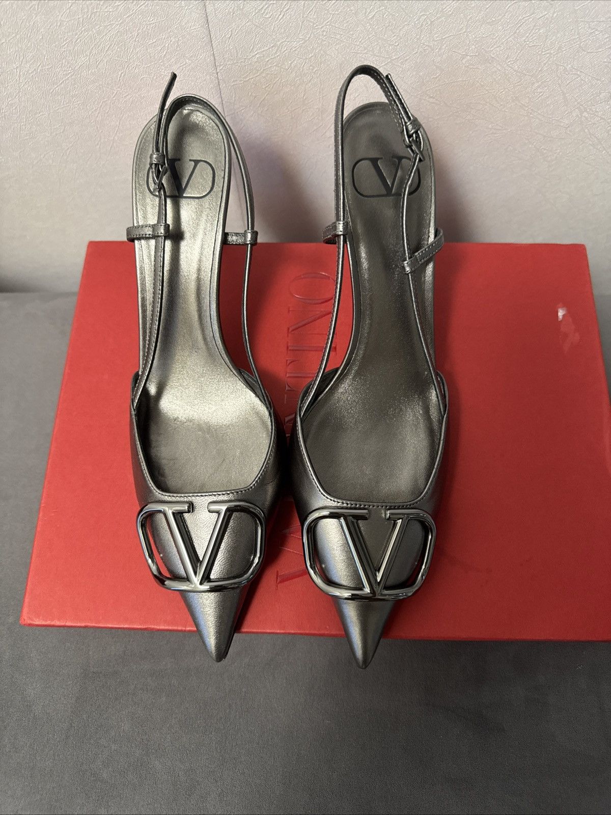 Valentino New Valentino Garavani VLOGO 80 Slingback Pump. 37.5. Size US 7.5 / IT 37.5 - 2 Thumbnail