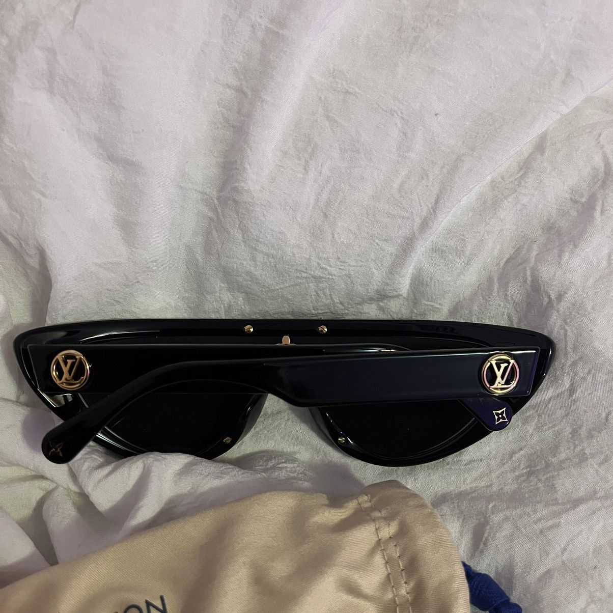 Louis Vuitton LV Split Cat Eye Sunglasses Size ONE SIZE - 2 Thumbnail