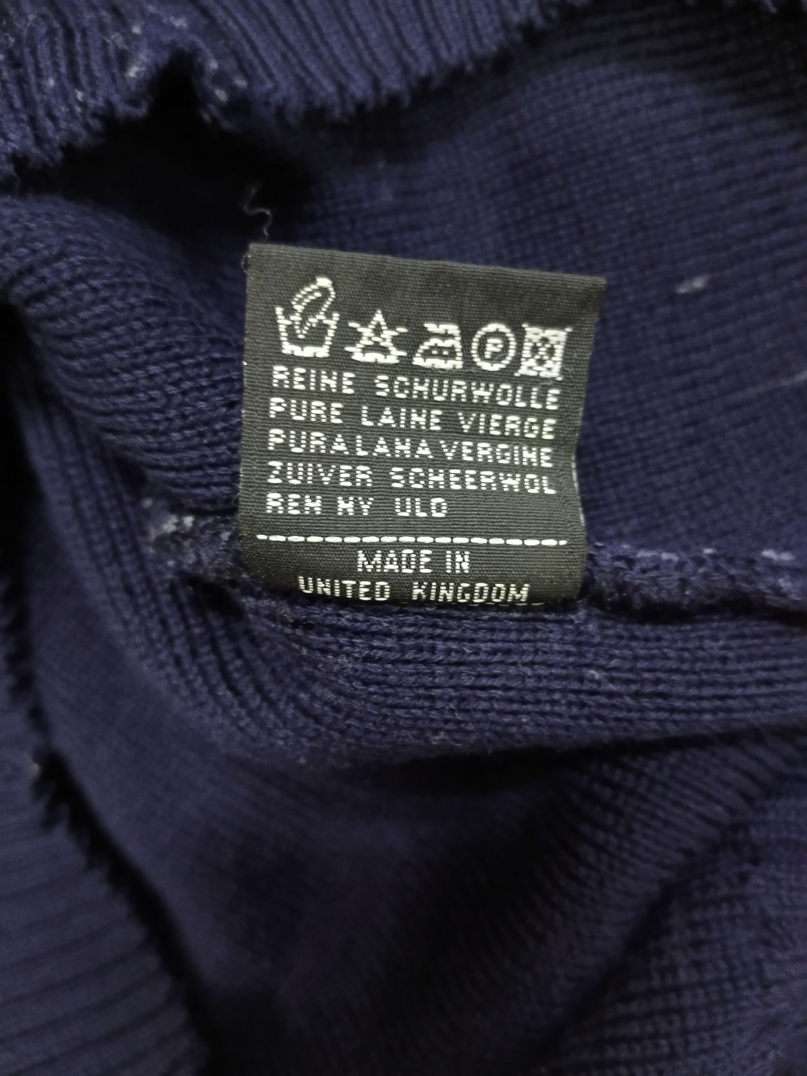 Burberry SICK🔥THRASHED BURBERRY KNITWEAR Size US M / EU 48-50 / 2 - 11 Thumbnail