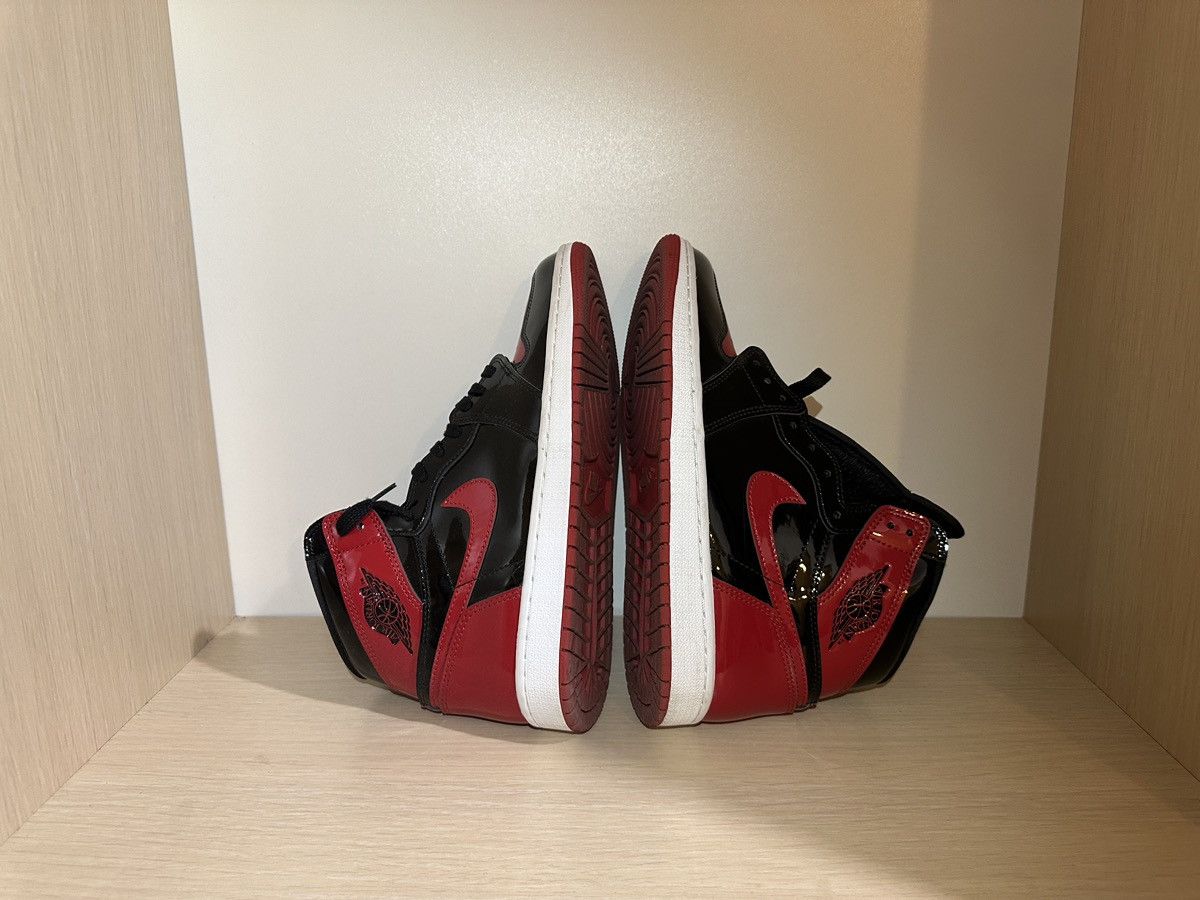 Jordan Brand Jordan 1 Retro Red Size US 9.5 / EU 42-43 - 3 Thumbnail