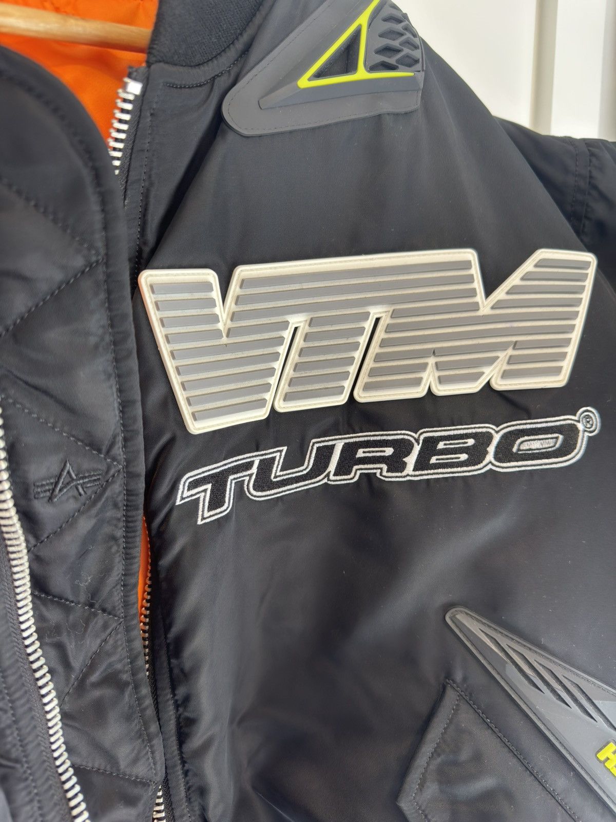 Alpha Industries × Vetements VETEMENTS X ALPHA INDUSTRIES ‘RACING’ PATCHED BOMBER Size US S / EU 44-46 / 1 - 8 Thumbnail