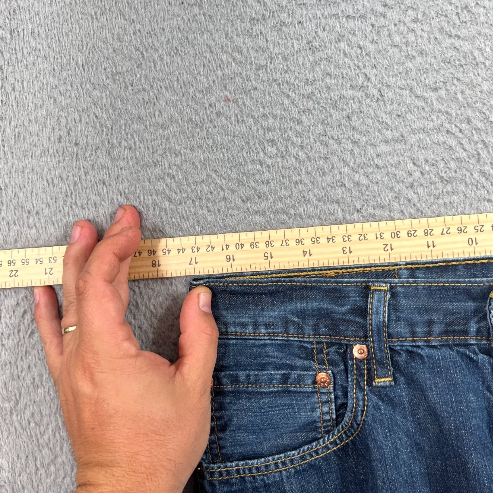 Levi's Levi's Men's Bermuda Shorts 34 Blue Denim 10" Casual Grunge Y2K Baggy Relaxed Fit Size US 34 / EU 50 - 5 Thumbnail