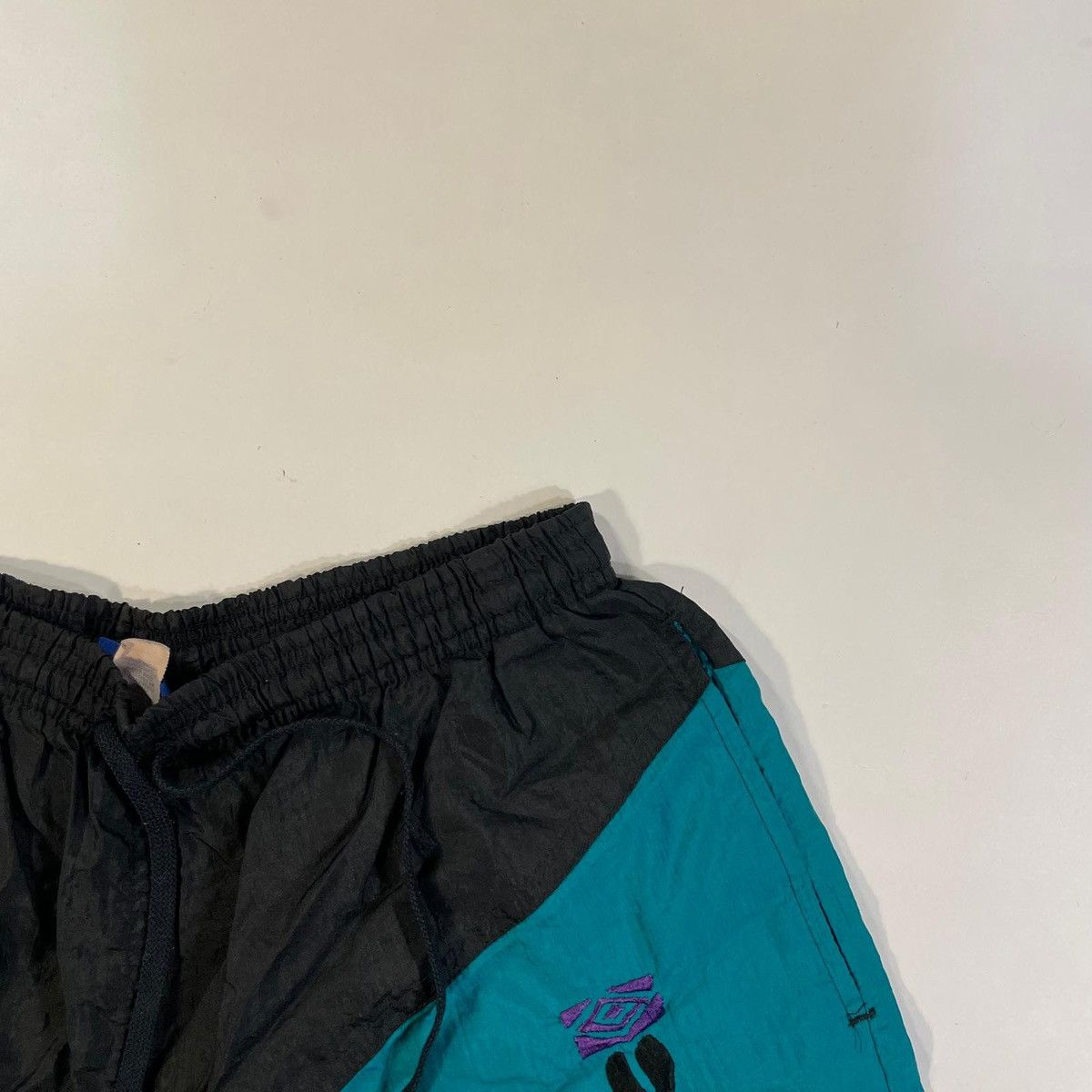 Umbro Umbro 90s vintage black and purple shorts Size US 36 / EU 52 - 3 Thumbnail