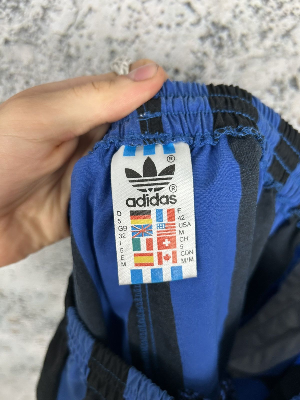 Adidas Vintage Adidas 90s Stripe Blue Black Shorts Sport Inter Size US 32 / EU 48 - 5 Thumbnail