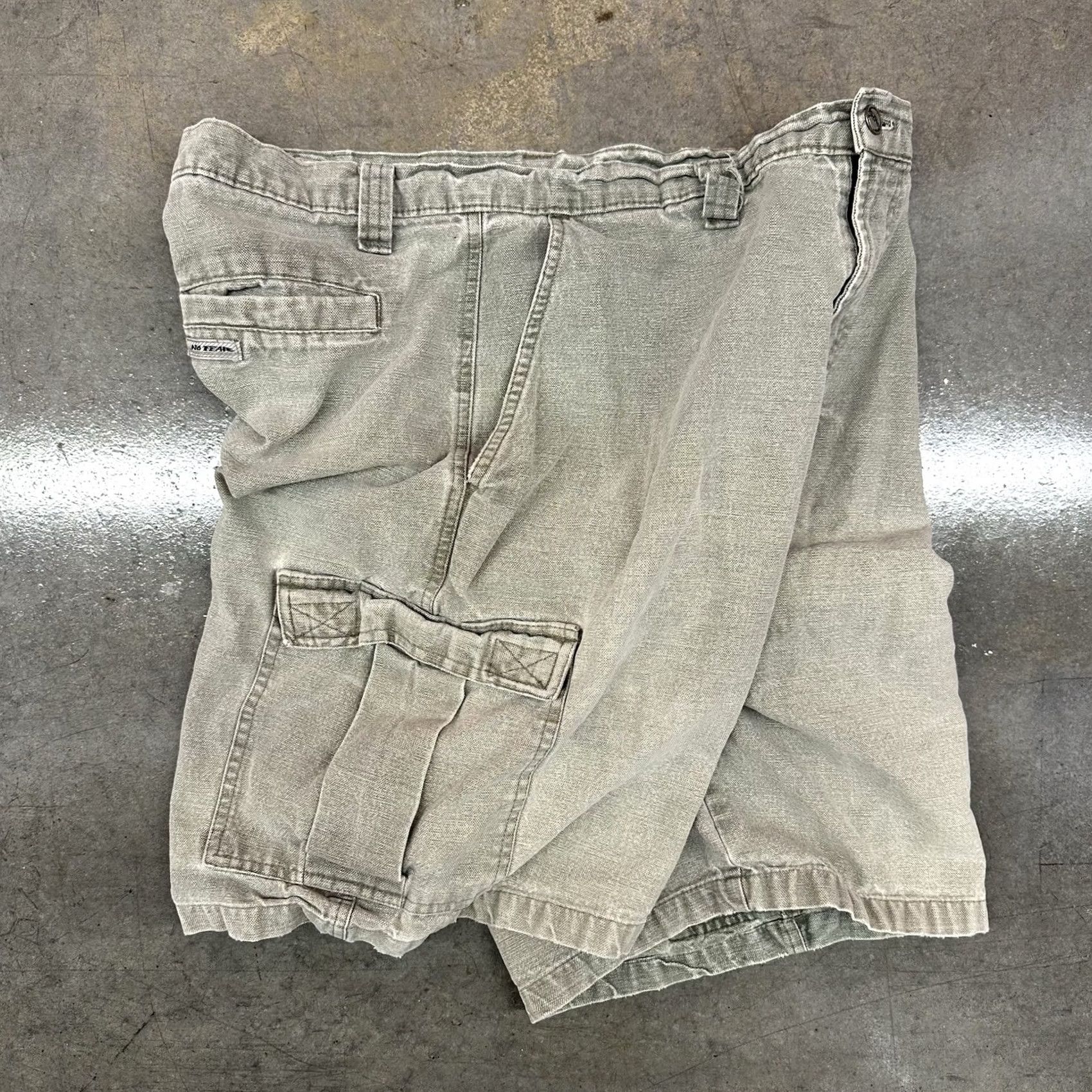 No Fear VINTAGE No Fear Cargo Shorts Men’s 34 Green Canvas 90s Y2K Skater Size US 34 / EU 50 - 2 Thumbnail