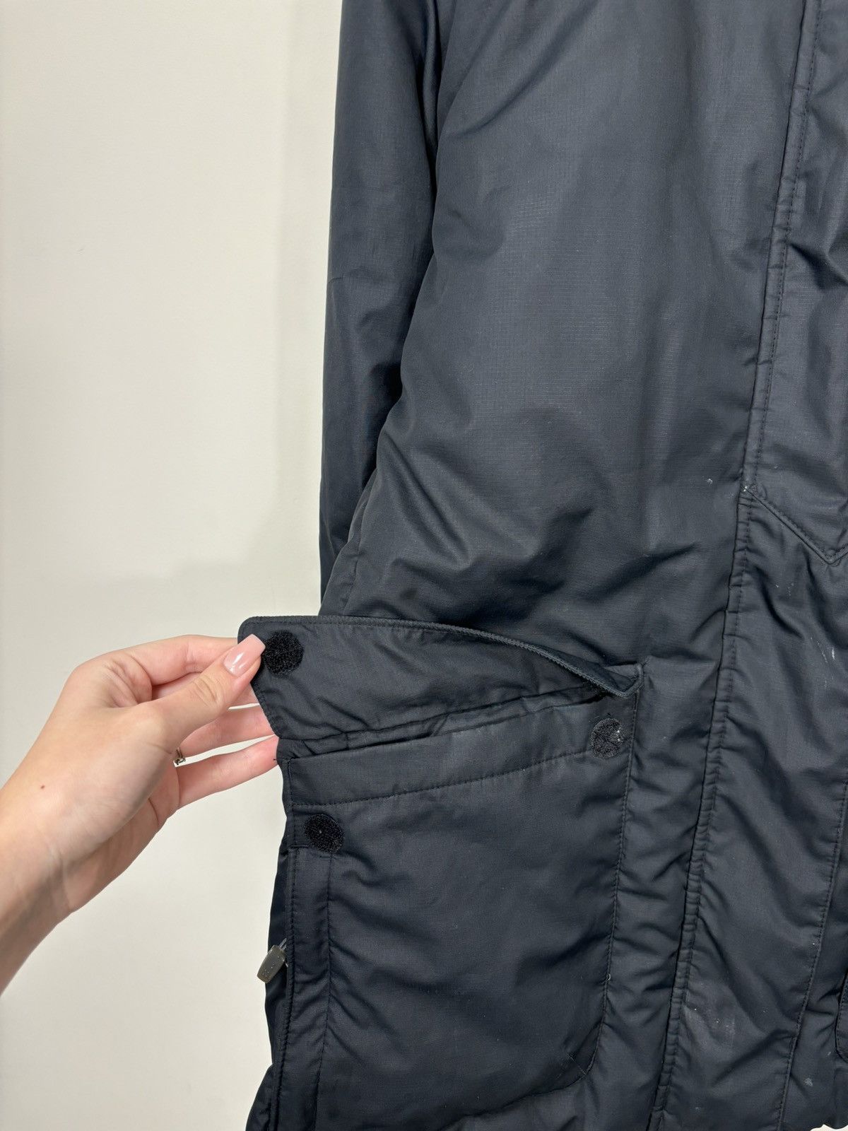 Nike Vintage Nike ACG 550 Outdoor Black Y2K Down Puffer Jacket Size US L / EU 52-54 / 3 - 7 Thumbnail