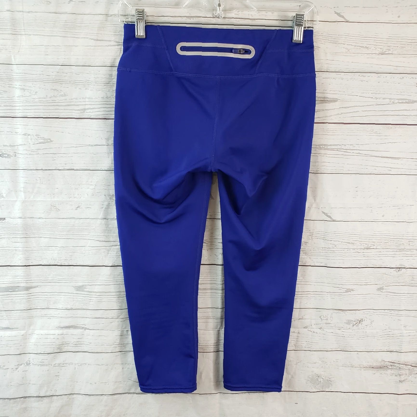 Athleta Athleta Womens Sonar Capri Leggings Sz Small Blue Zip Pocket Leggings Womens Small Capri Blue Zip Pocket Size 28" / US 6 / IT 42 - 3 Thumbnail