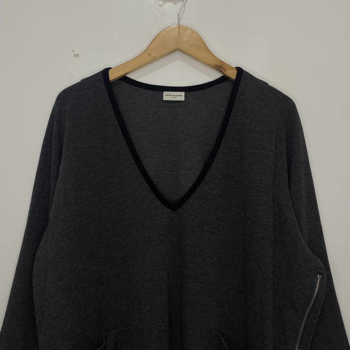 Dries Van Noten Dries Van Noten V Neck Sweatshirt Size S / US 4 / IT 40 - 2 Thumbnail
