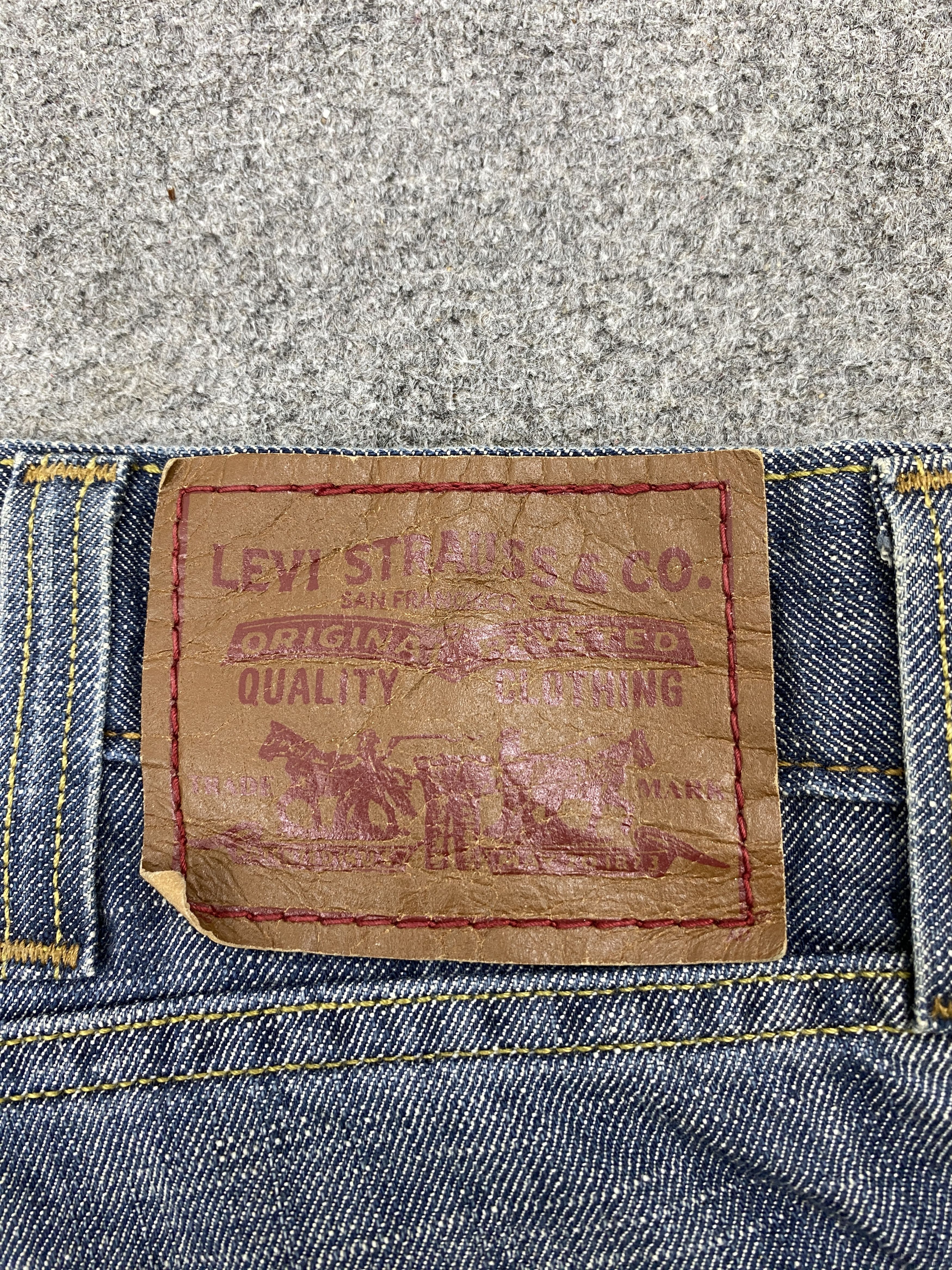Levi's Vintage Levis 514 Slim Straight Blue Denim Jeans DP2343 Size US 37 - 5 Thumbnail