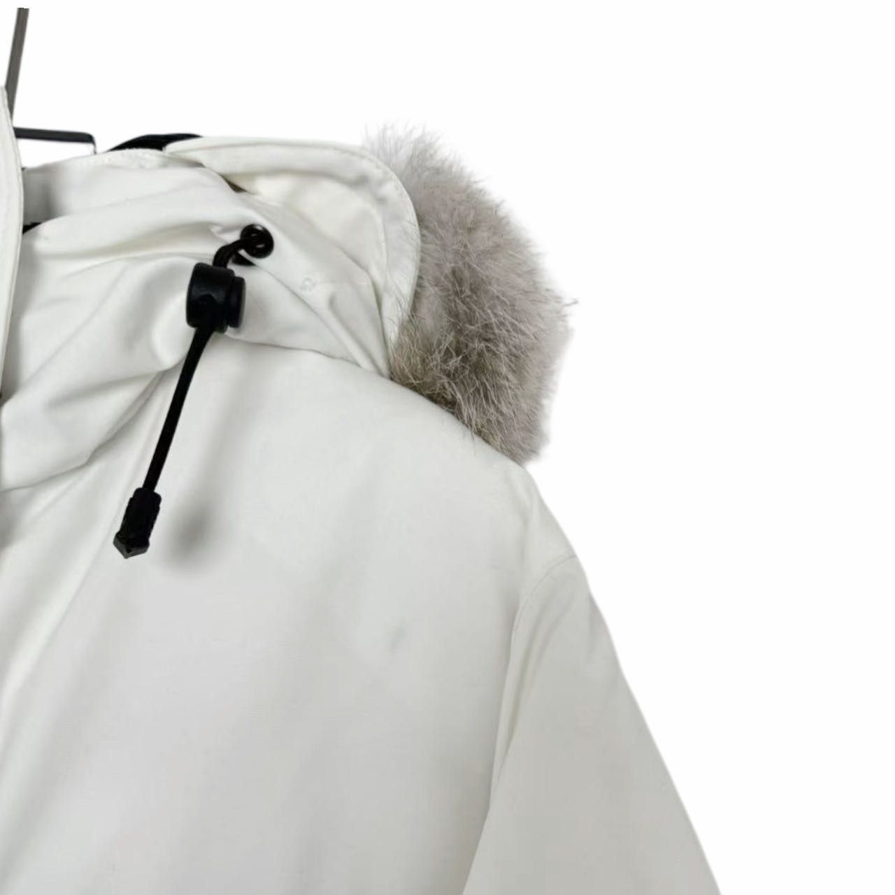 Canada Goose Canada Goose Expedition Fur Hooded Down Jacket White (M) Size US M / EU 48-50 / 2 - 9 Thumbnail