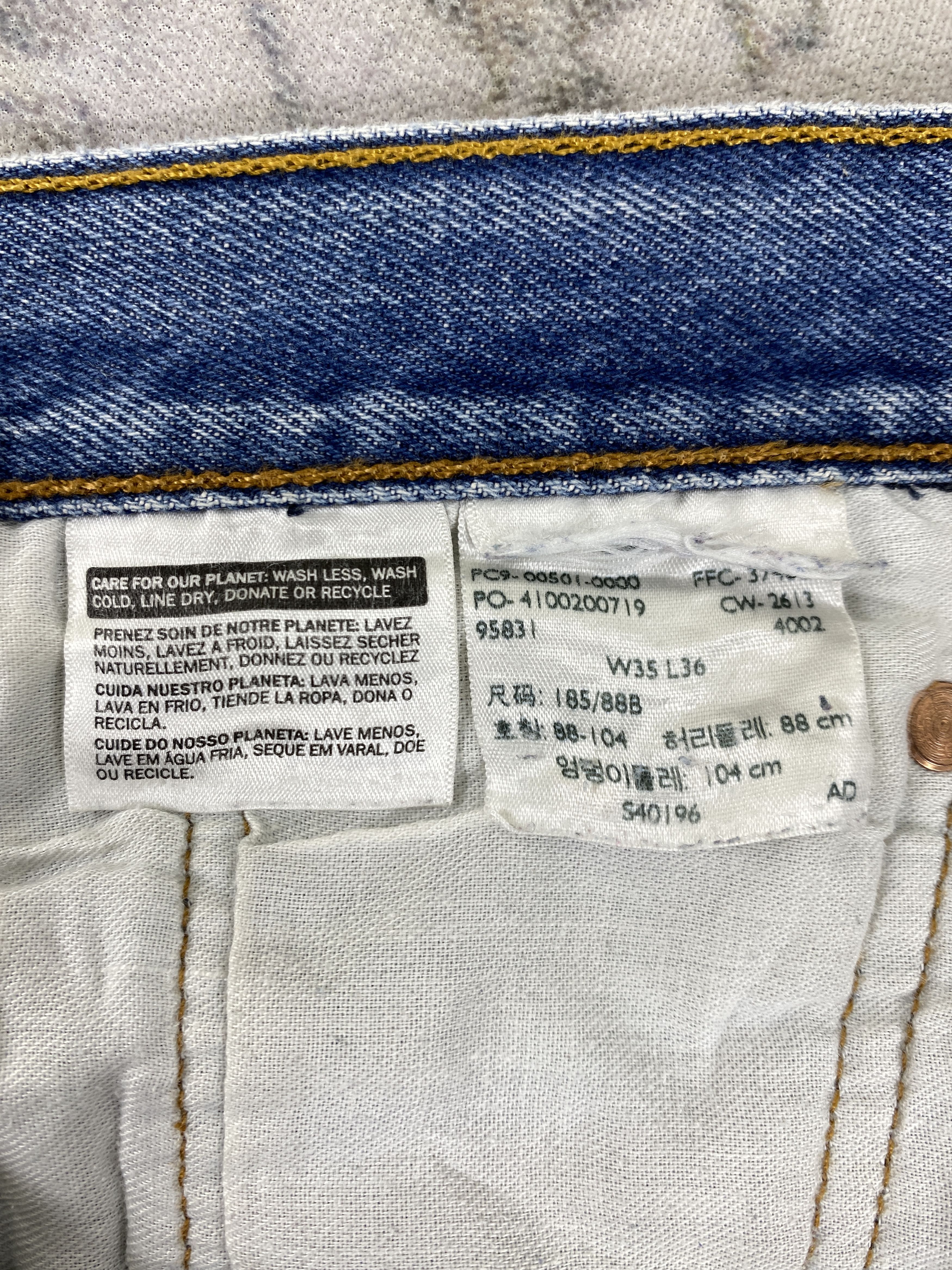Levi's Vintage Clothing Light Wash Vintage Levi's 501 Jeans 32x33 Denim -JN1599 Size US 32 / EU 48 - 10 Thumbnail