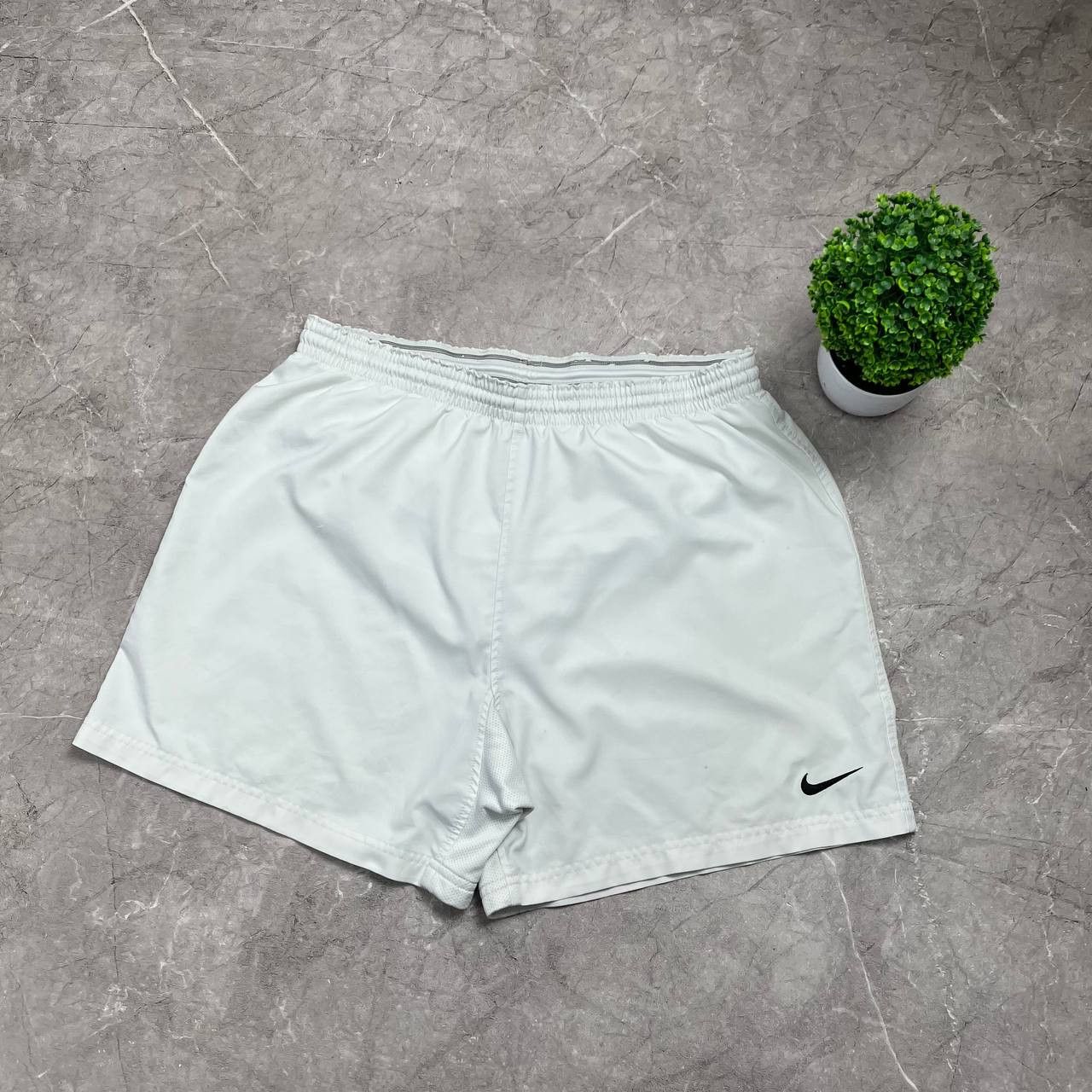 Nike Vintage 90s Nike White Mini Logo Mens Shorts Size L Size US 33 - 17 Thumbnail