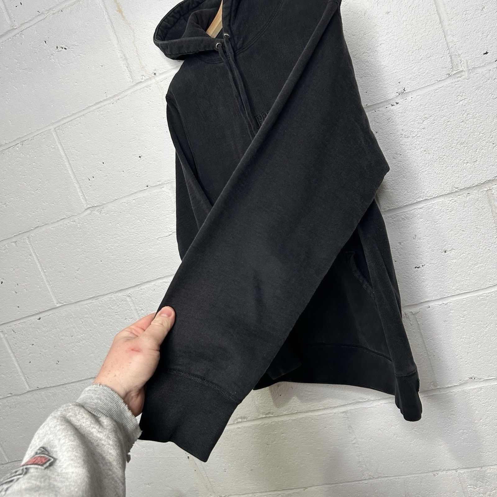 Supreme Supreme Tonal Logo Hooded Sweatshirt Hoodie “Black” Size US M / EU 48-50 / 2 - 9 Thumbnail