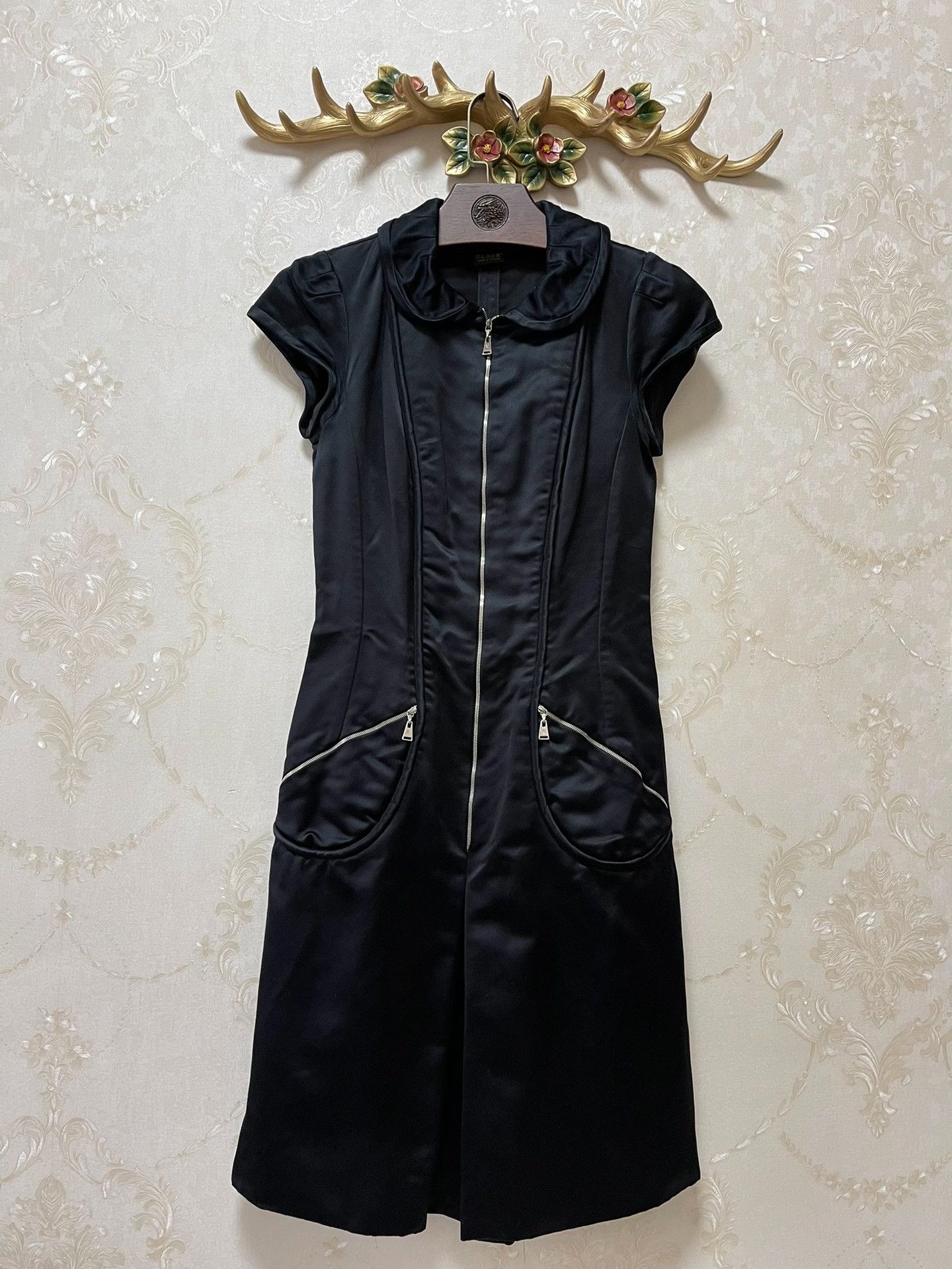 Louis Vuitton LV Runway Silk Satin Dress Size M / US 6-8 / IT 42-44 - 1 Thumbnail