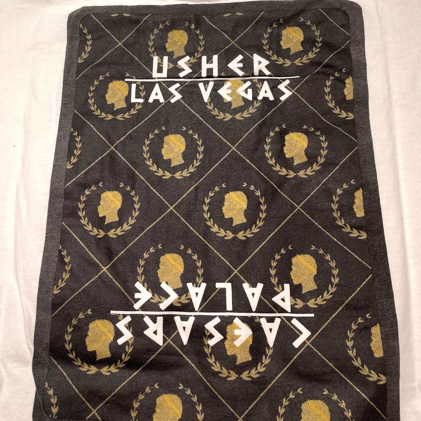 Palace Palace Usher Shirt Men XL Long Sleeve White Las Vegas Ceasars Palace Ushbucks T-Shirt Mens Long Sleeve XL White Usher Shirt Size US XL / EU 56 / 4 - 6 Thumbnail