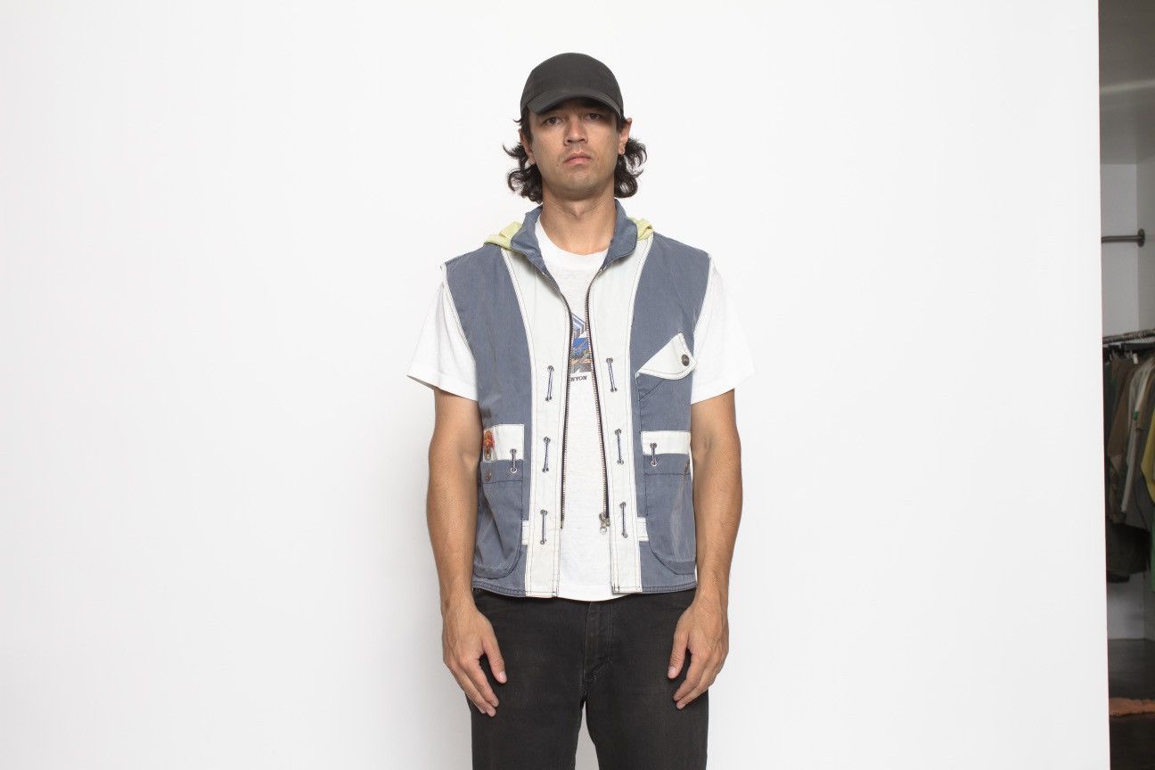 Vintage BLUE AND WHITE ZIP UP TECHNICAL VEST BY ROGERS Size US L / EU 52-54 / 3 - 1 Thumbnail