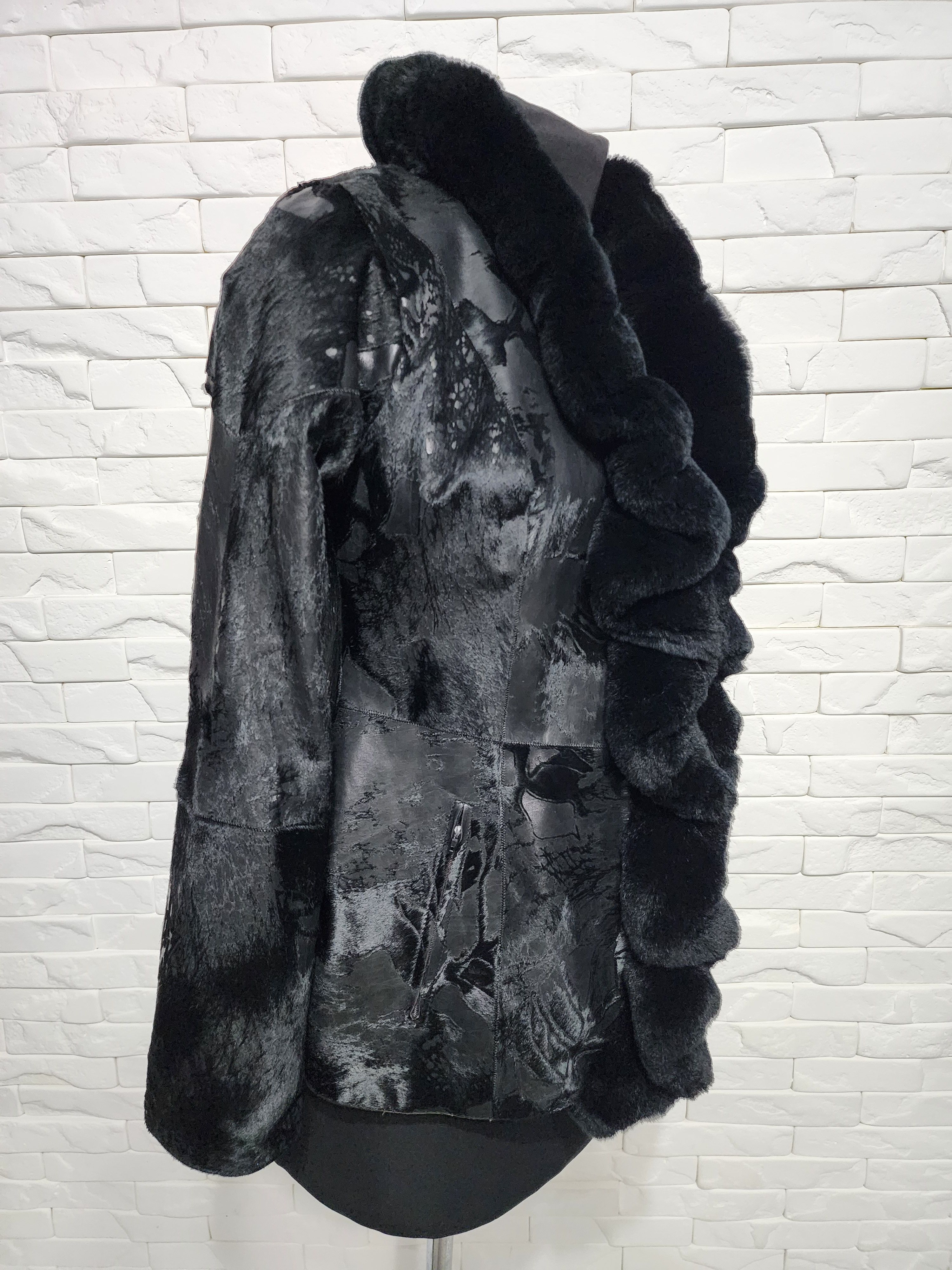 Genuine Leather Women's black fur coat. Size M / US 6-8 / IT 42-44 - 2 Thumbnail