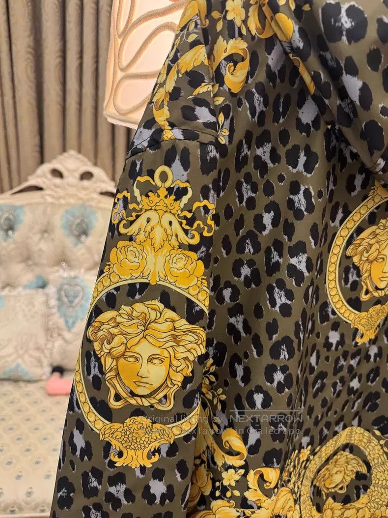 Versace Versace Main line sunscreen jacket Size US XS / EU 42 / 0 - 5 Thumbnail