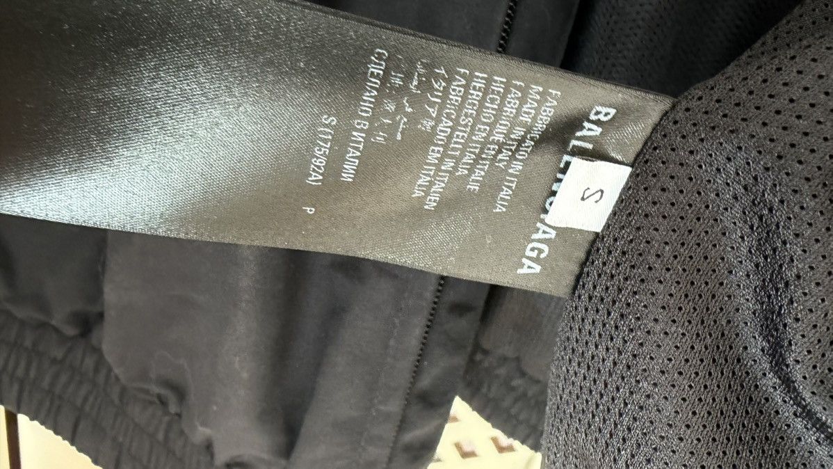 Balenciaga Balenciaga Zip Jacket Black Unifit Logo Oversized Streetwear Size US S / EU 44-46 / 1 - 7 Thumbnail