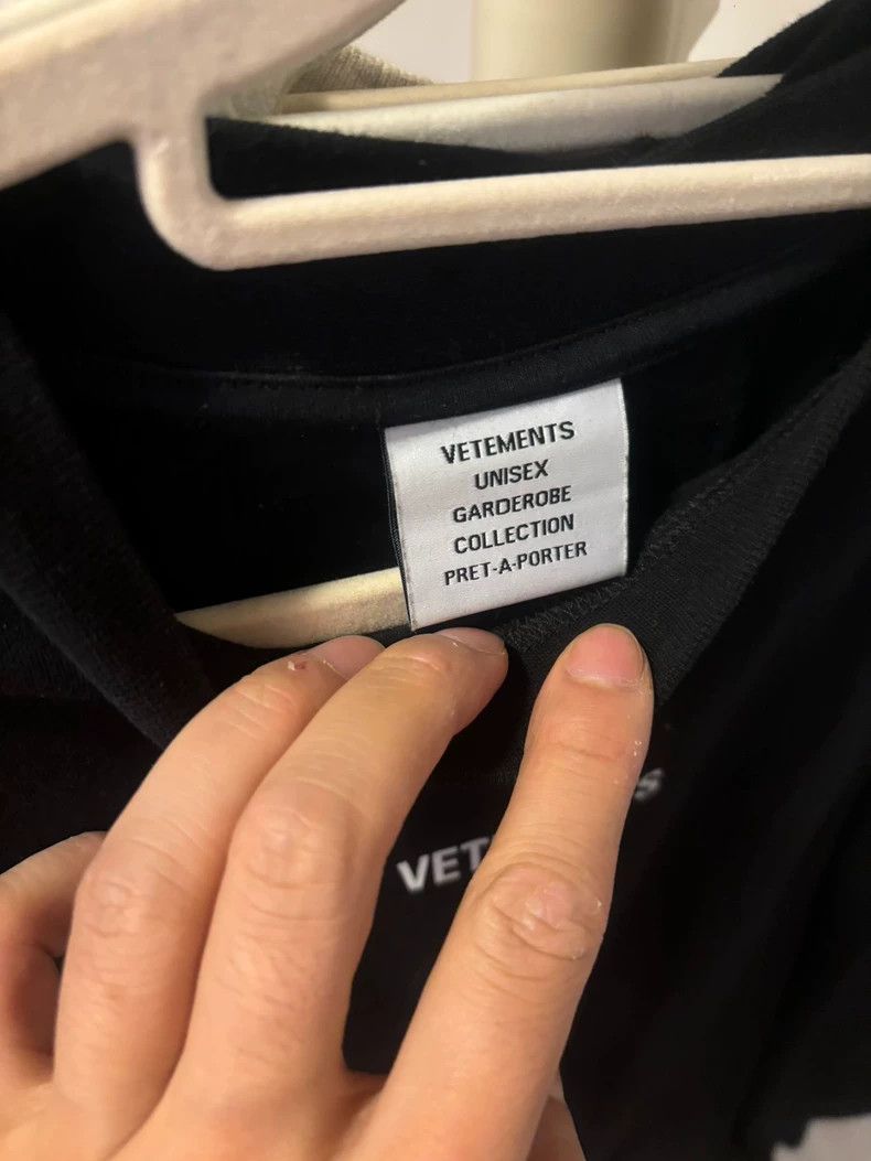 Vetements Vetements Black short-sleeved shirt Size US M / EU 48-50 / 2 - 3 Thumbnail