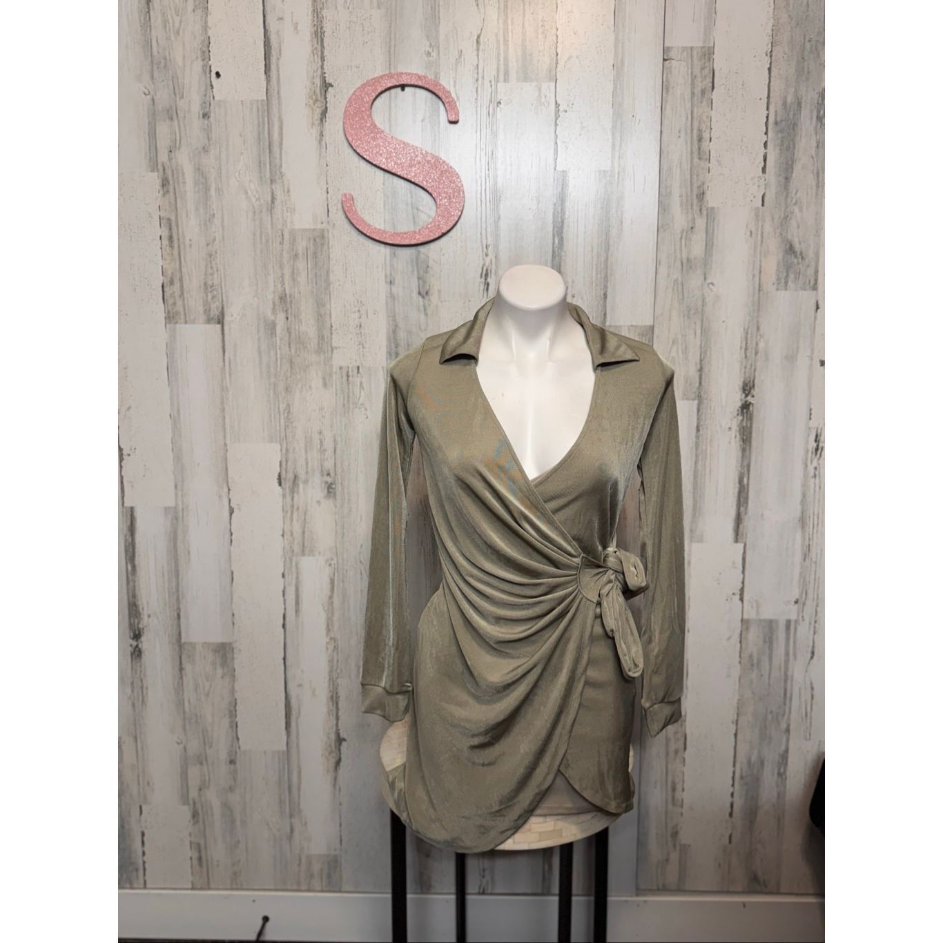 Forever 21 Forever 21 Gold Satin Wrap Dress | Long Sleeve Collared Mini Dress Size Small Size S / US 4 / IT 40 - 1 Thumbnail