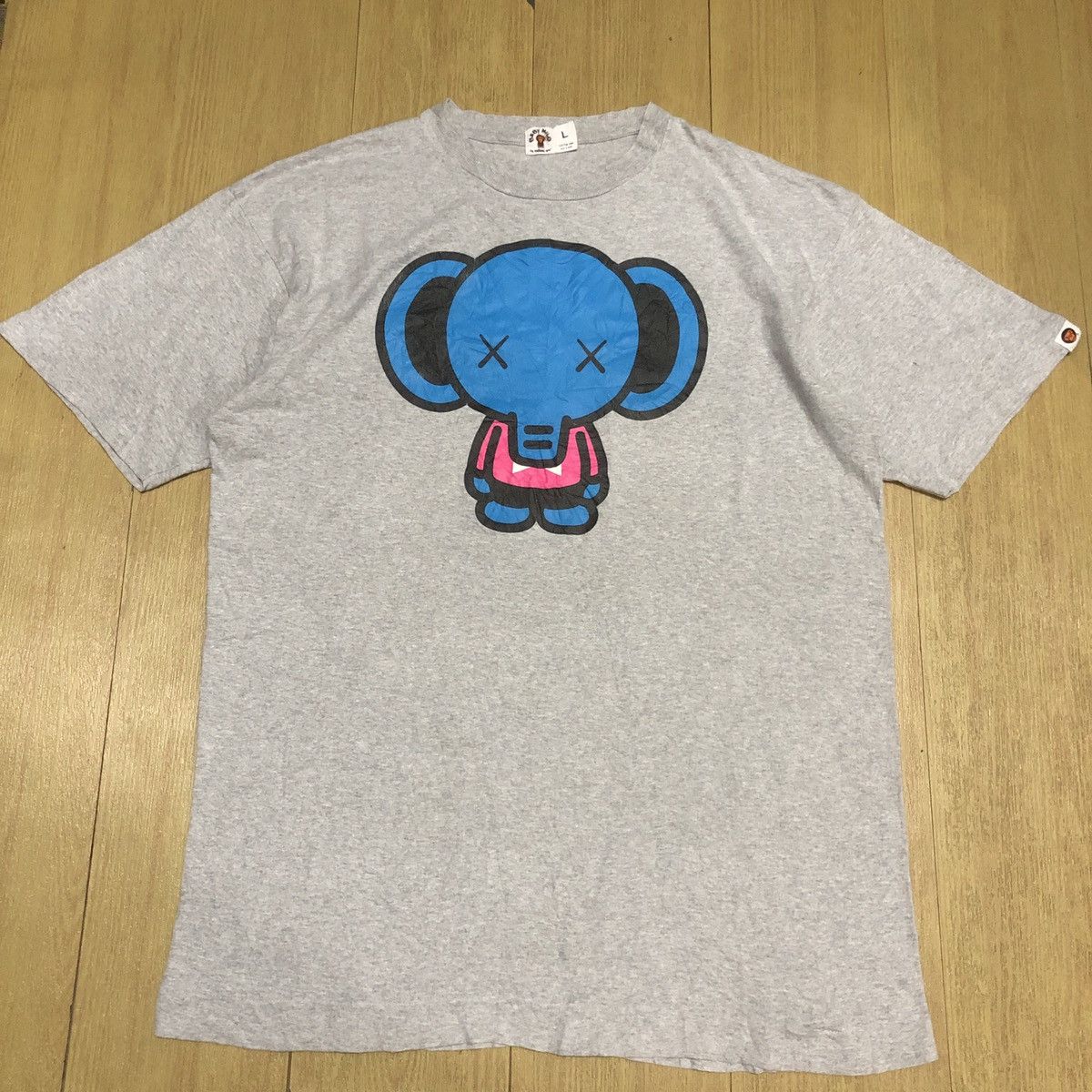 Bape × Kaws 2005 Baby Milo All Safari ELEPH x KAWS Tshirts Size US L / EU 52-54 / 3 - 1 Thumbnail