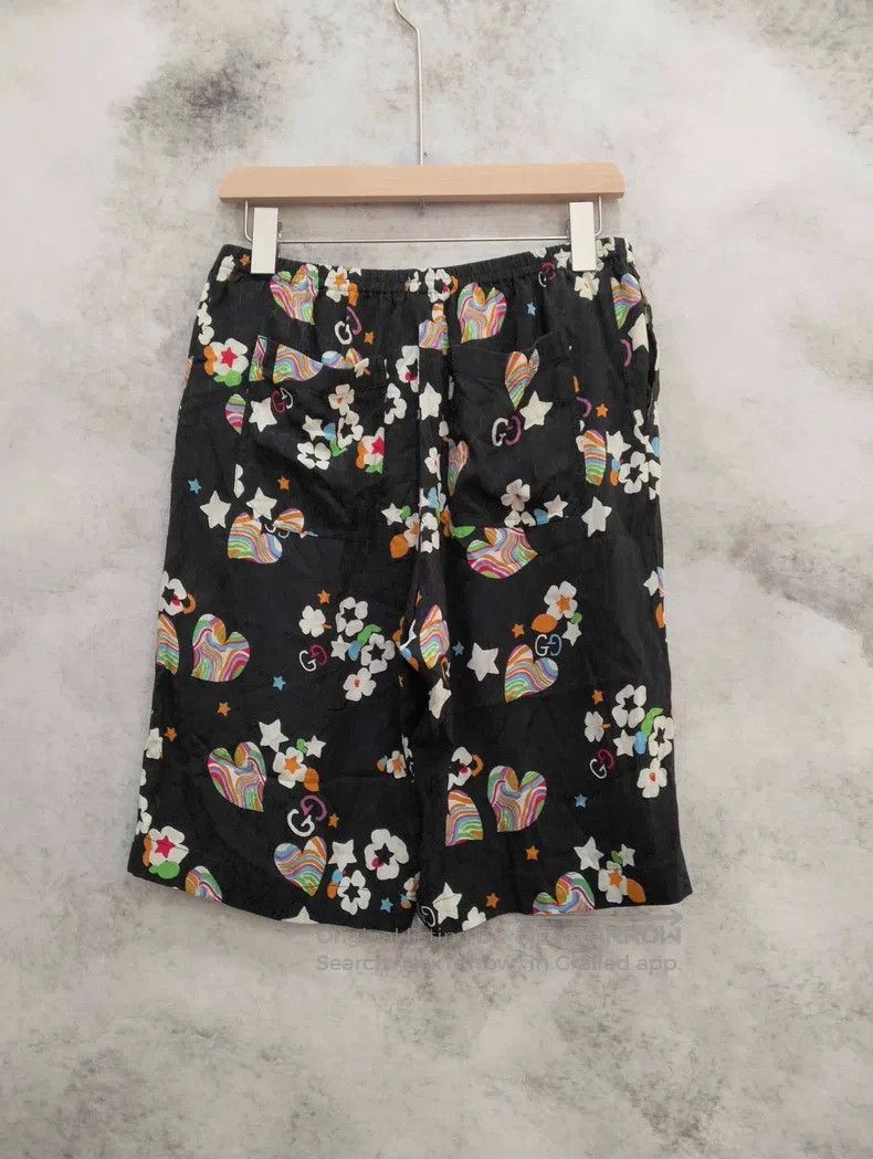 Gucci Gucci Full logo mulberry silk fabric shorts Size US 28 / EU 44 - 2 Thumbnail