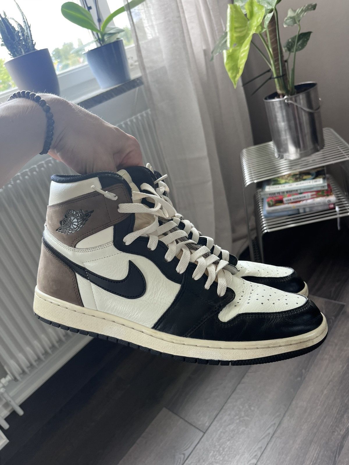 Jordan Brand Jordan 1 Mocha Size US 12 / EU 45 - 2 Thumbnail