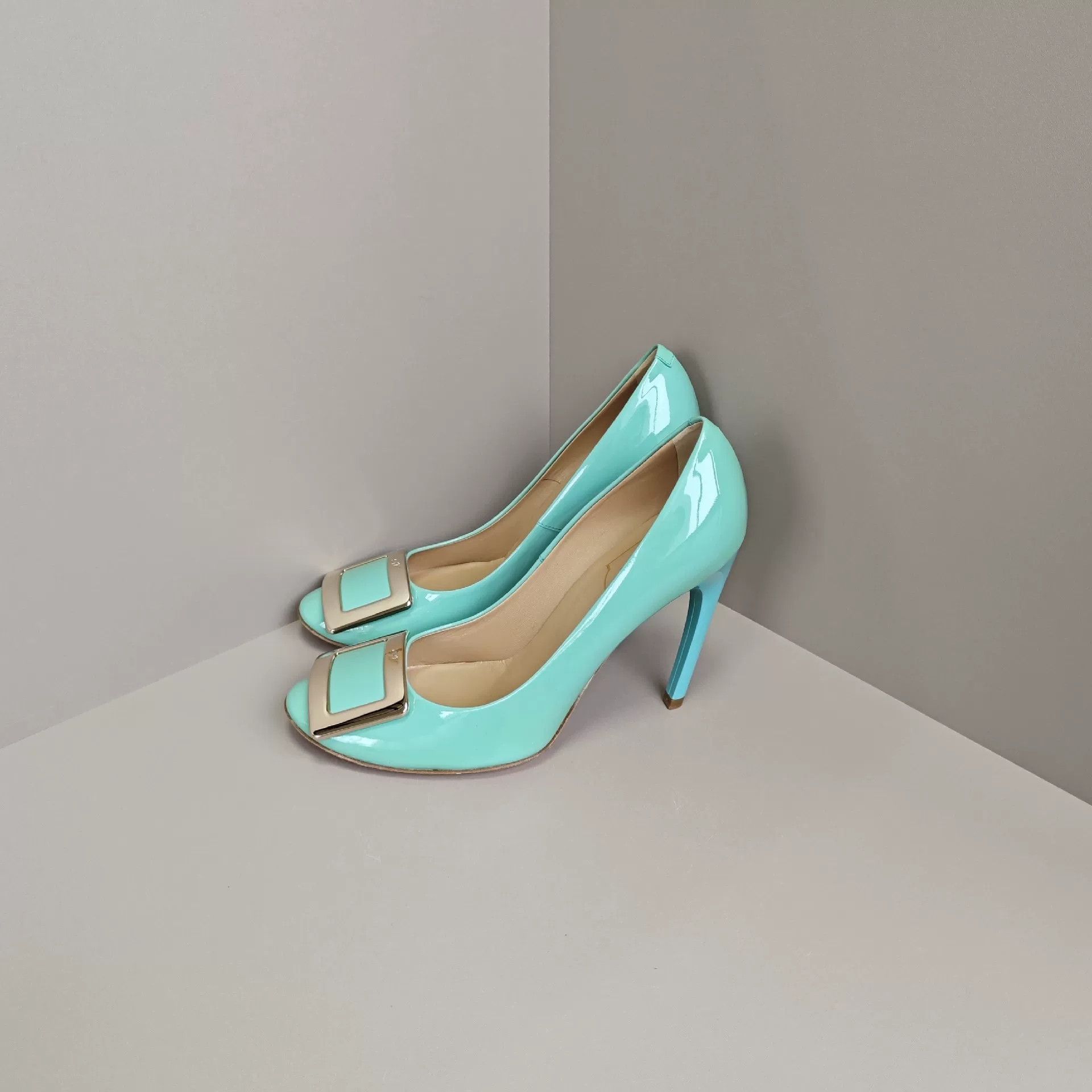 Roger Vivier Roger Vivier Lowtop Sneakers us_7 Women Size US 7 / IT 37 - 1 Thumbnail