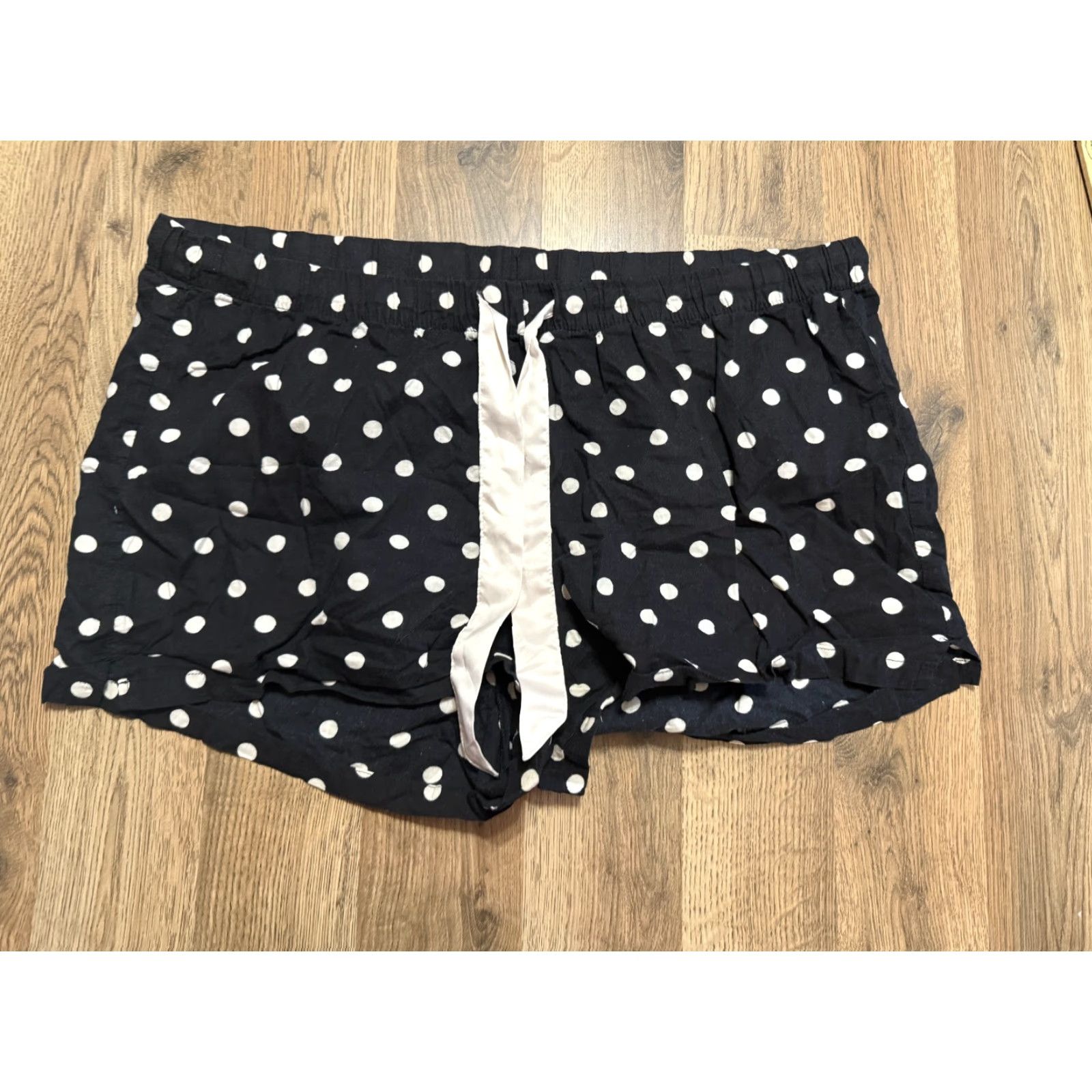 Old Navy Old Navy Sleep Shorts Women XL Black White Polka Dots Tie Waist Sleepwear Lightweight Flannel Fall Spring Summer Size ONE SIZE - 2 Thumbnail