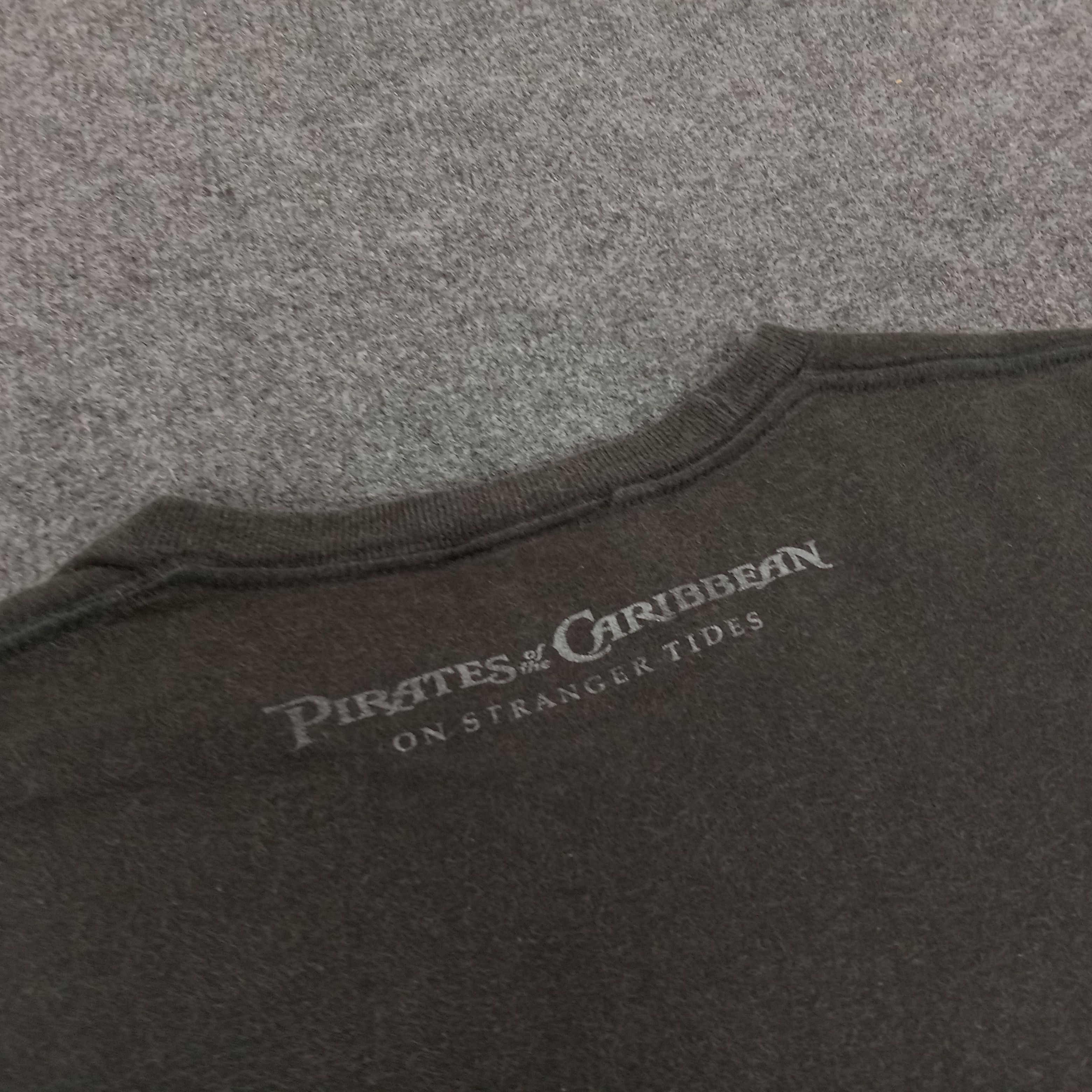 Disney Pirates Of The Caribbean American Movie Tshirt Size US M / EU 48-50 / 2 - 4 Thumbnail