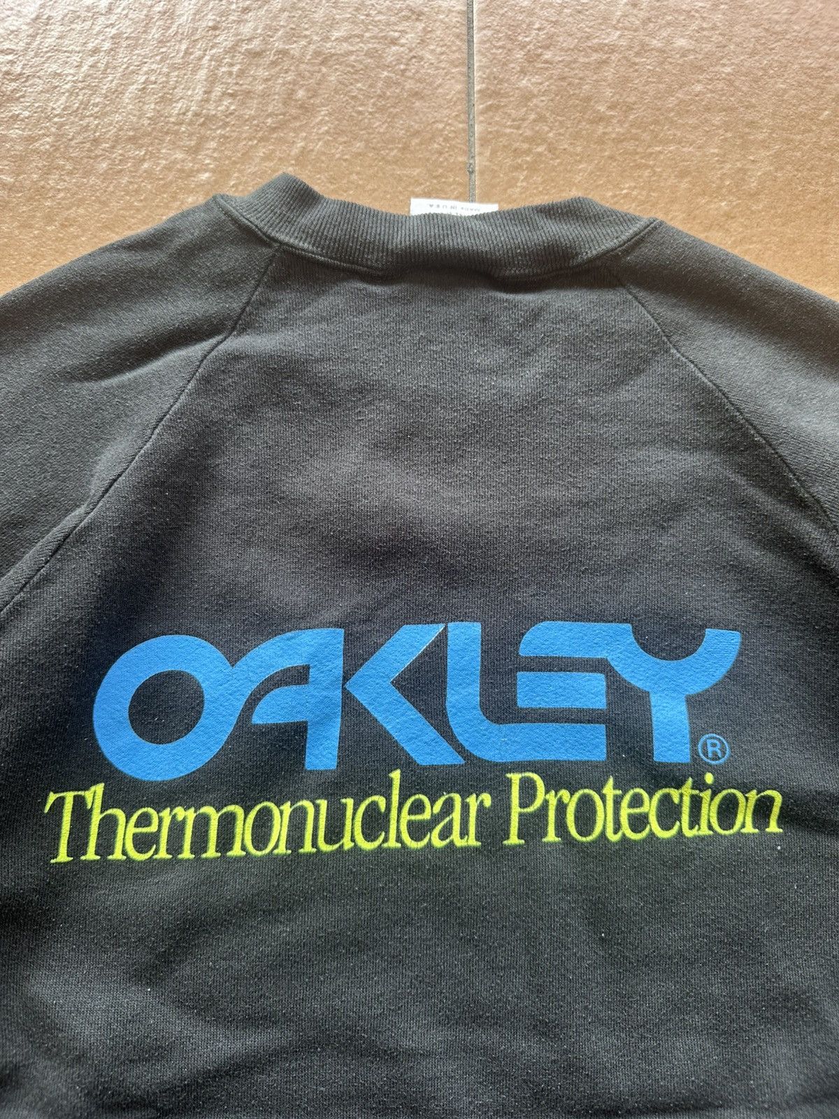 Oakley Rare! Vintage 90s Oakley Thermonuclear Protection Crewneck Size US L / EU 52-54 / 3 - 7 Thumbnail
