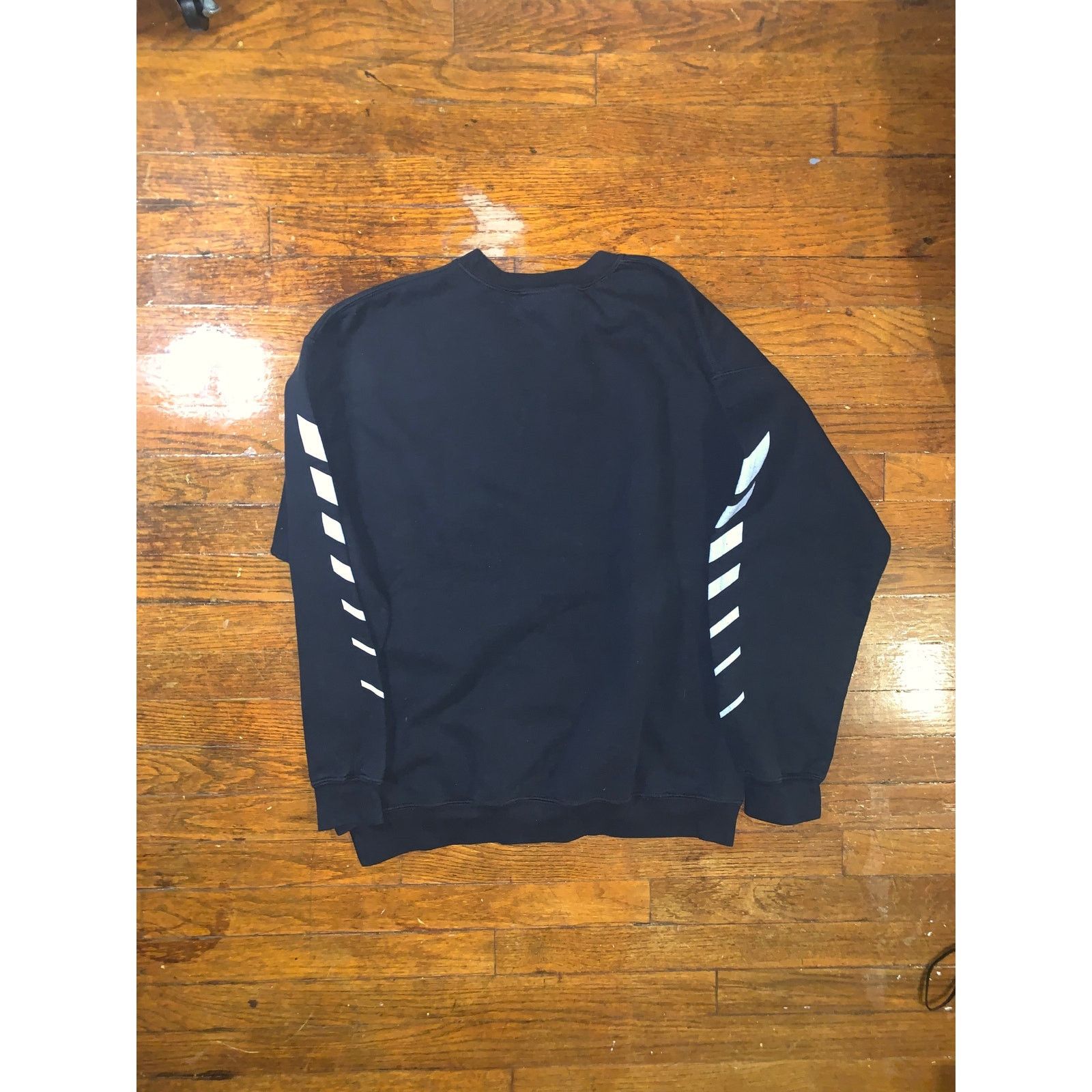 Band Tees × Gildan Panic! At The Disco Death of a Bachelor Long Sleeve Shirt L Size US L / EU 52-54 / 3 - 4 Thumbnail