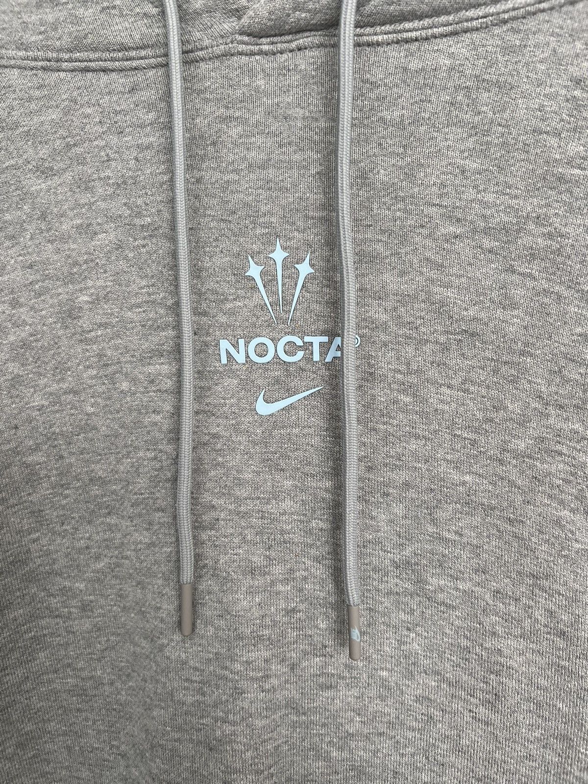 NOCTA × Nike Nocta Grey Basketball Hoodie Size US XL / EU 56 / 4 - 4 Thumbnail