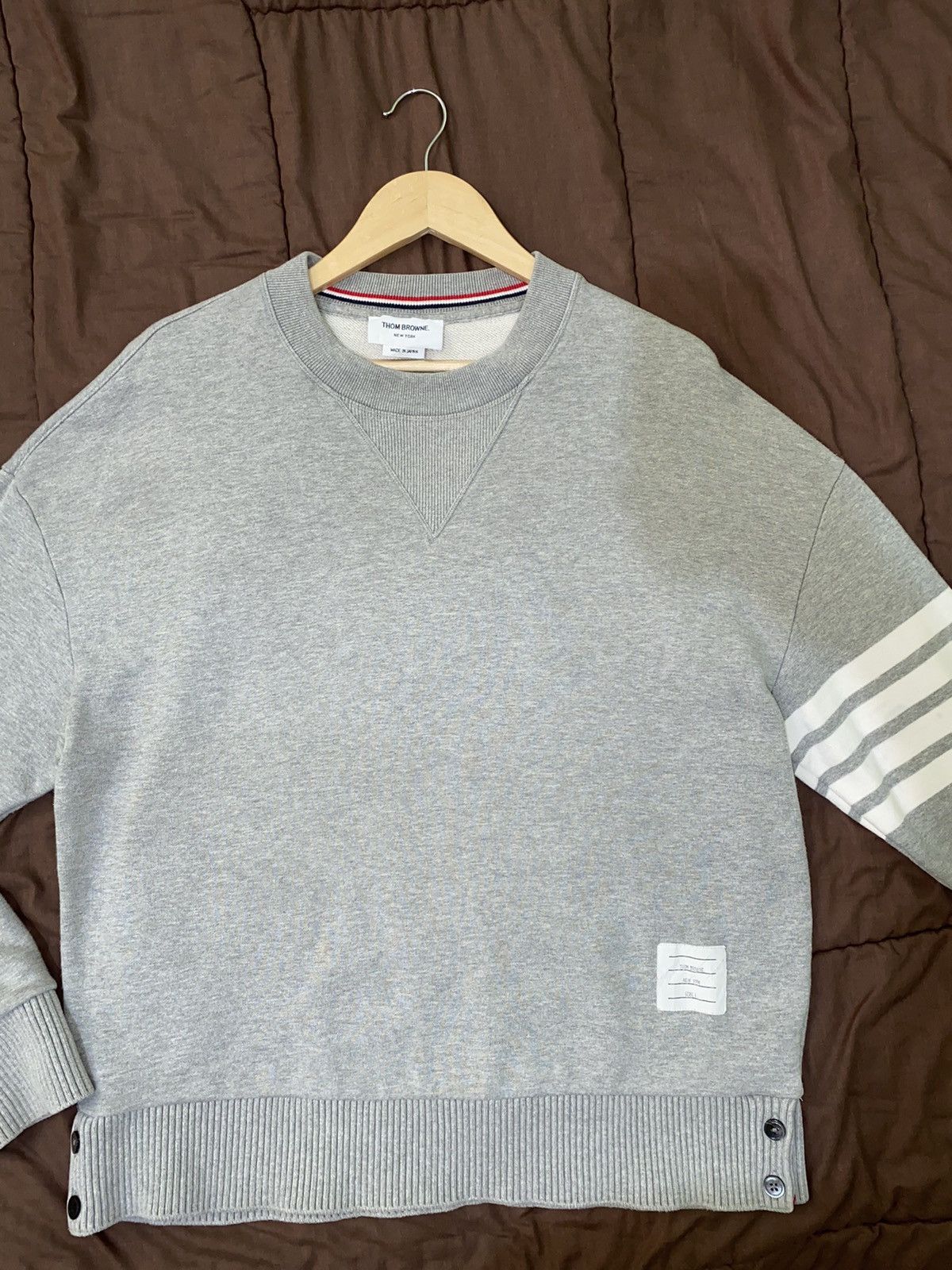 Moncler × Thom Browne Thom browne oversized arm bar crew sweat Size US XL / EU 56 / 4 - 2 Thumbnail