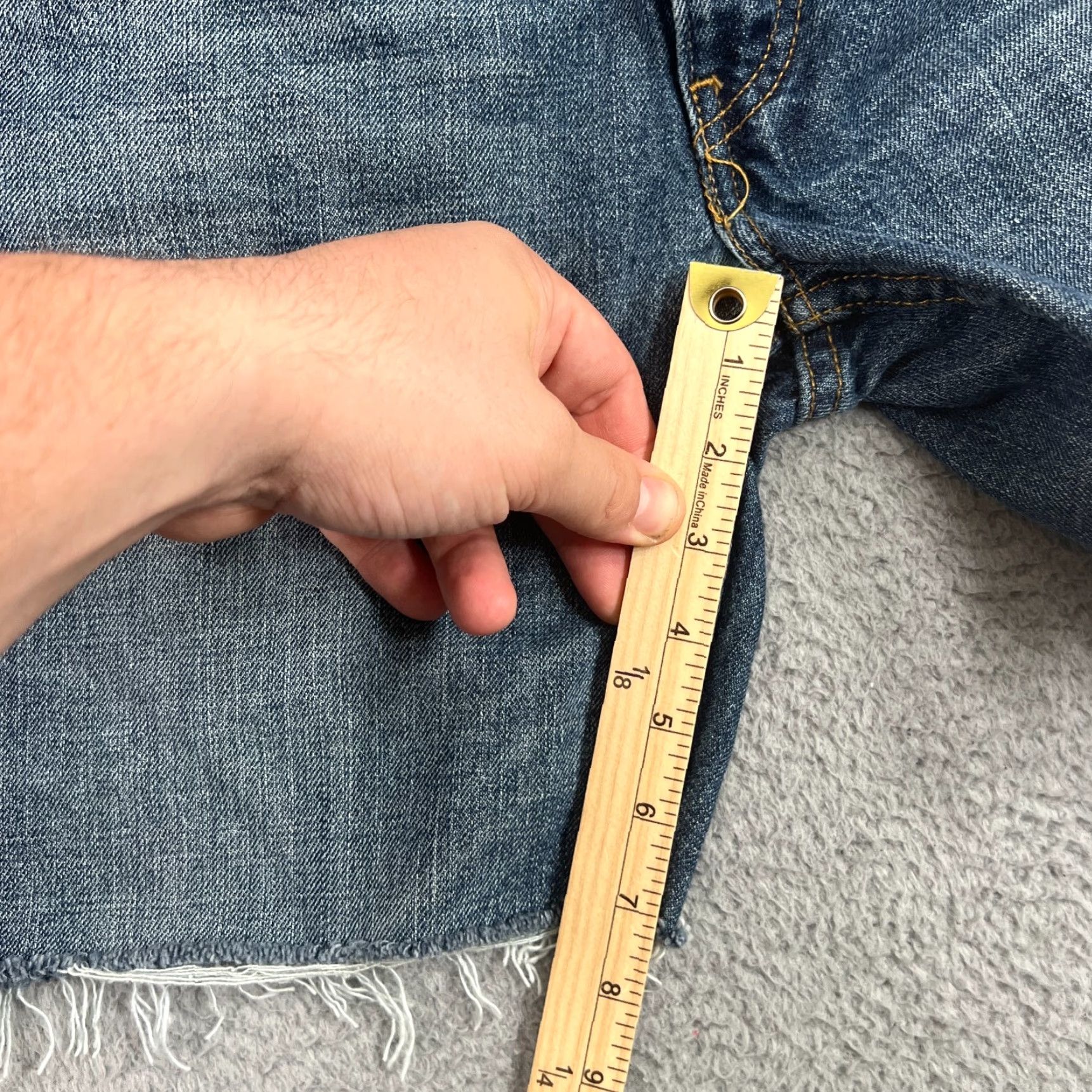 Levi's Levi's 559 Bermuda Shorts Size 34 Blue Denim Baggy Jorts Casual Outdoor Mens Size US 34 / EU 50 - 2 Thumbnail