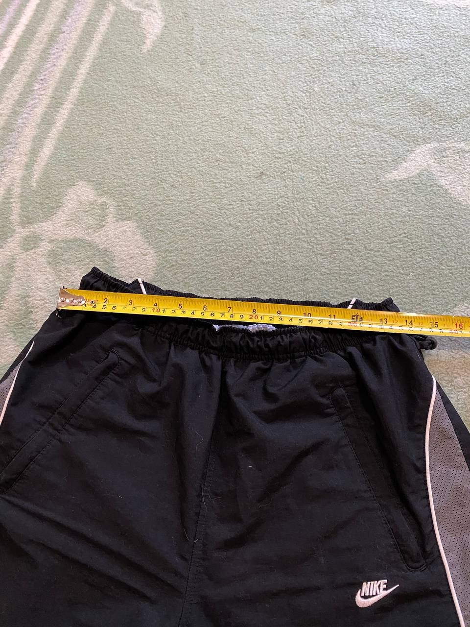 Nike Vintage Nike Y2K Logo Streetwear Shorts Size M Size US 30 / EU 46 - 12 Thumbnail