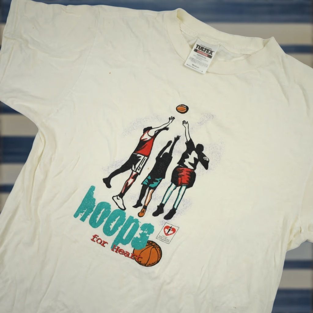Vintage VINTAGE Hoops for Hearts Nike Shirt Mens M White T-Shirt Size US M / EU 48-50 / 2 - 1 Thumbnail