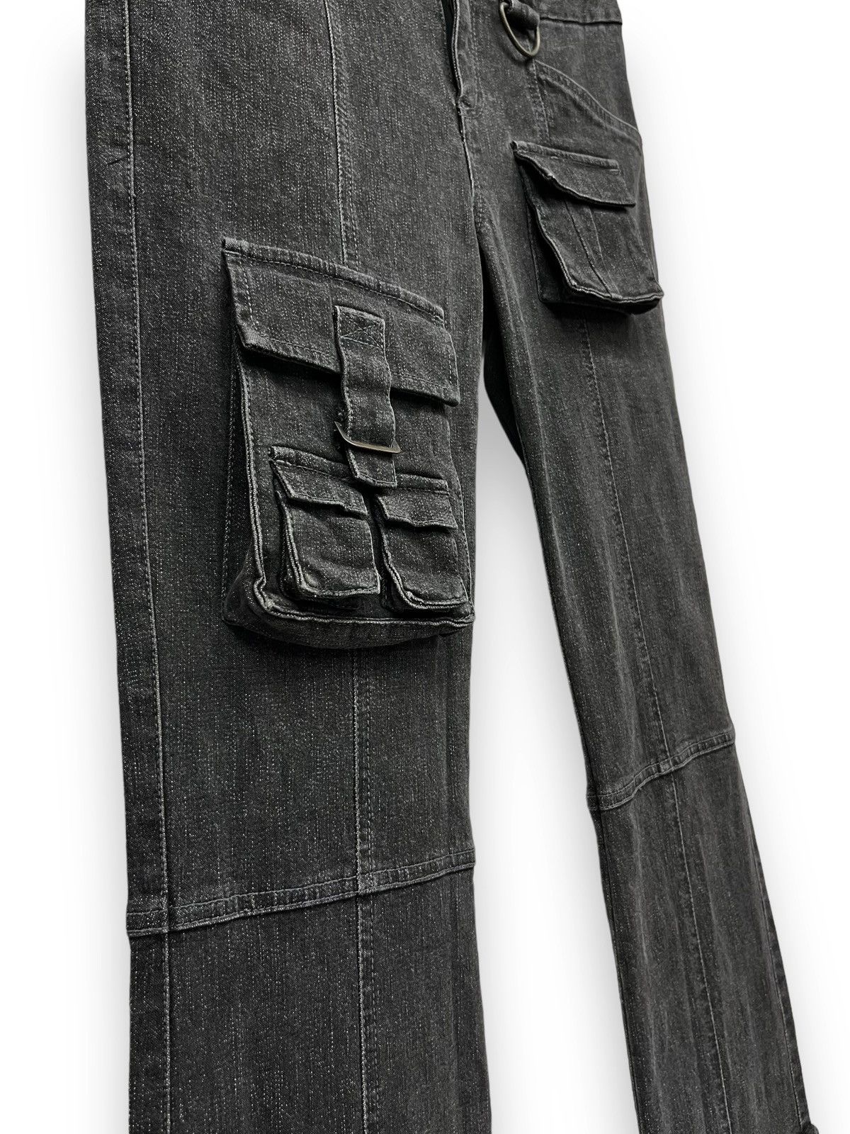 The Unbranded Brand FYE🔥 Front 3D Pocket Bondage Leg Stretch Skinny Flare Denim Size US 27 - 8 Thumbnail