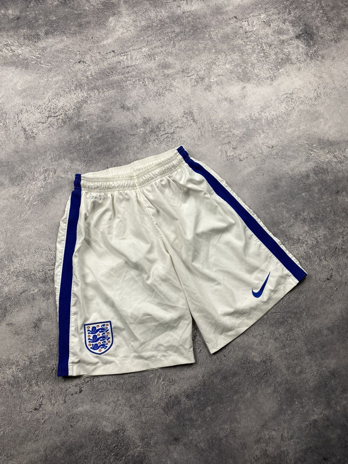 Nike Vintage Nike England Soccer Shorts Streetwear Swoosh Size M Size US 32 / EU 48 - 2 Thumbnail