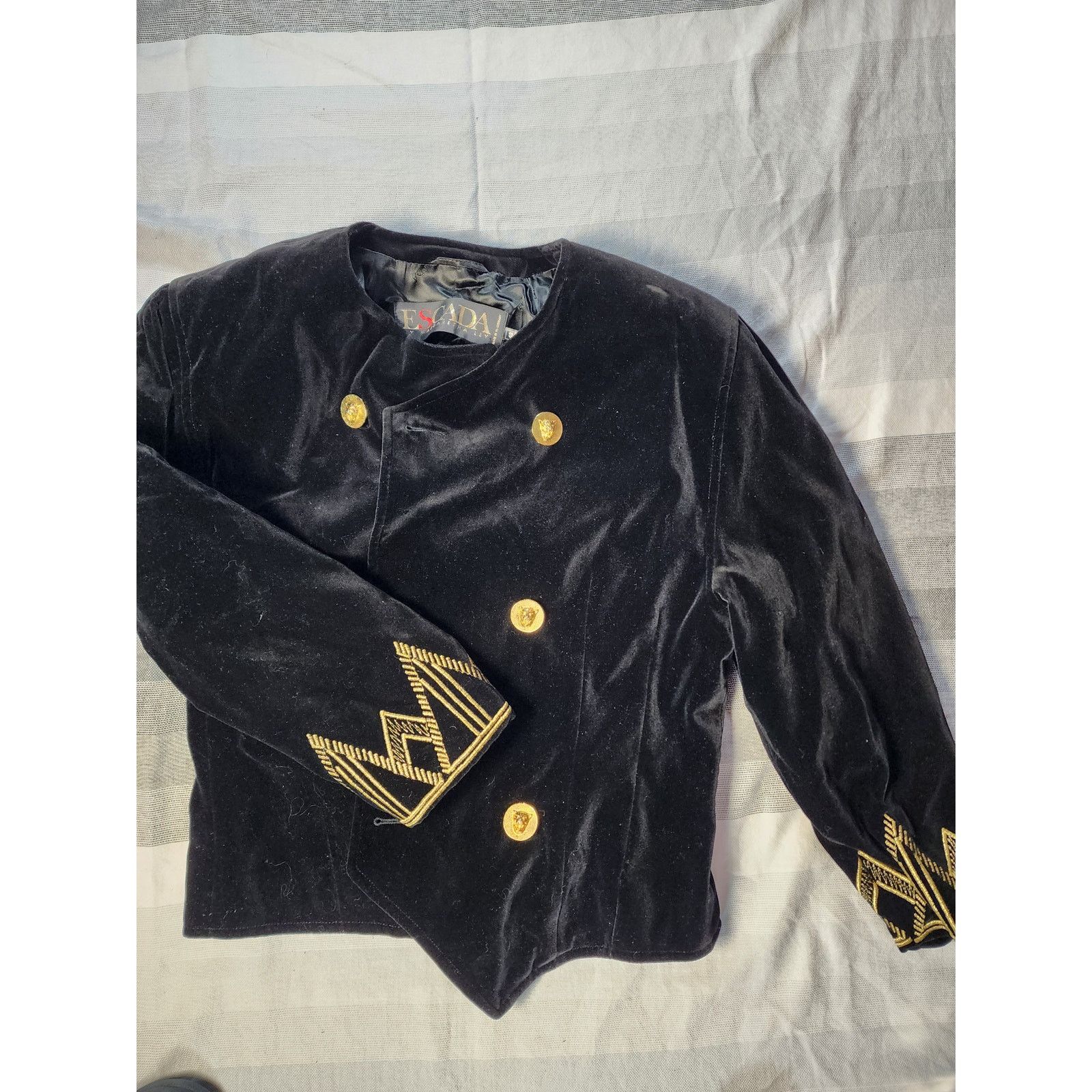 Escada vintage Escada by Margaretha Ley black velvet blazer Size M / US 6-8 / IT 42-44 - 1 Thumbnail