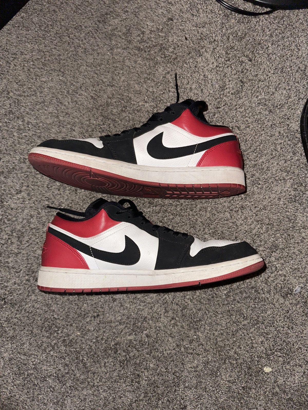 Jordan Brand Nike Air Jordan 1 Low Black Toe Red White (2019) Size US 10 / EU 43 - 3 Thumbnail