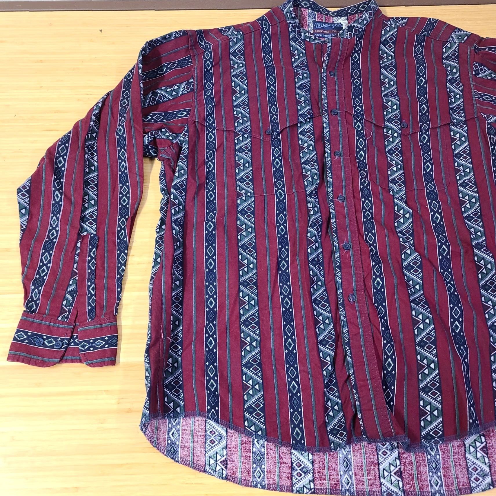 Wrangler Wrangler Shirt Mens XL Multicolor Geometric Long Sleeve Button-Up Button-Down Collar Tailoring Long Tails Size US XL / EU 56 / 4 - 3 Thumbnail
