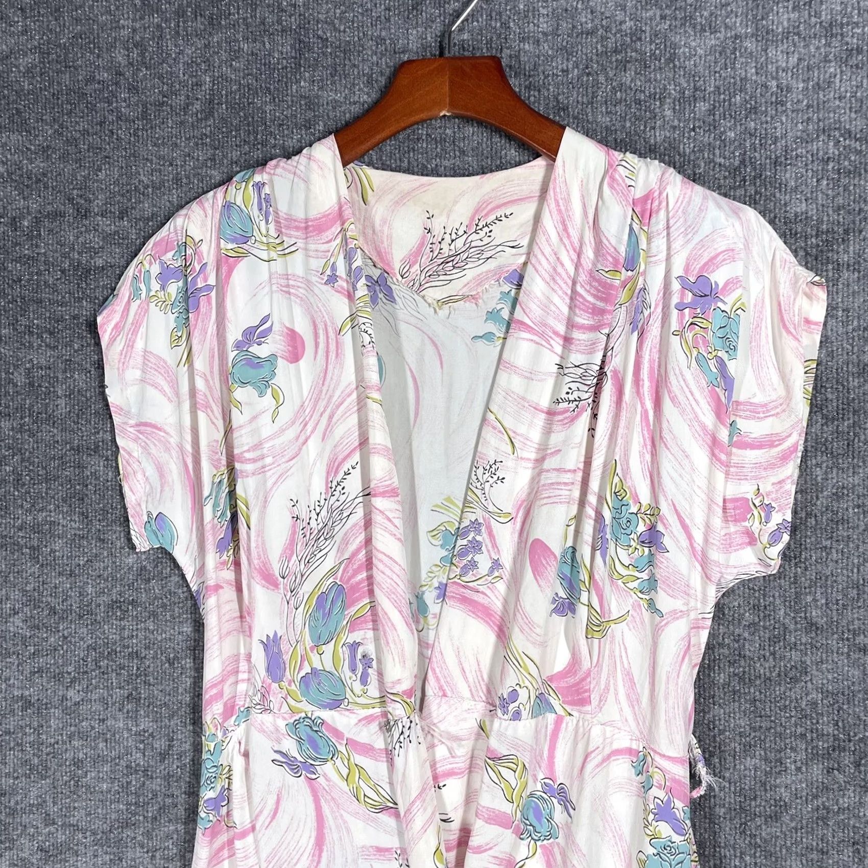 Pinko VINTAGE 40s Rayon Hawaiian Floral Wrap Dress Womens Small Pink Handmade Size S / US 4 / IT 40 - 2 Thumbnail