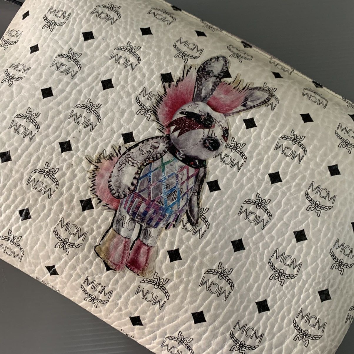 MCM MCM White Clutch Slingbag Size ONE SIZE - 7 Thumbnail