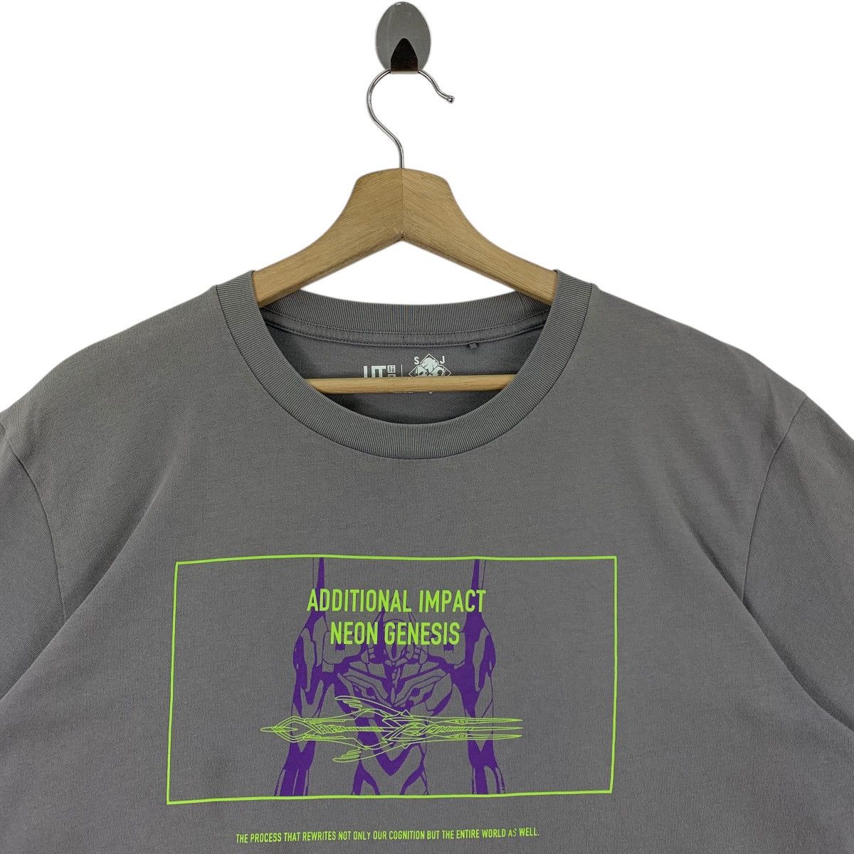 Anime × Japanese Brand × Uniqlo EVANGELION x UT neon genesis Anime tee Size US XL / EU 56 / 4 - 2 Thumbnail
