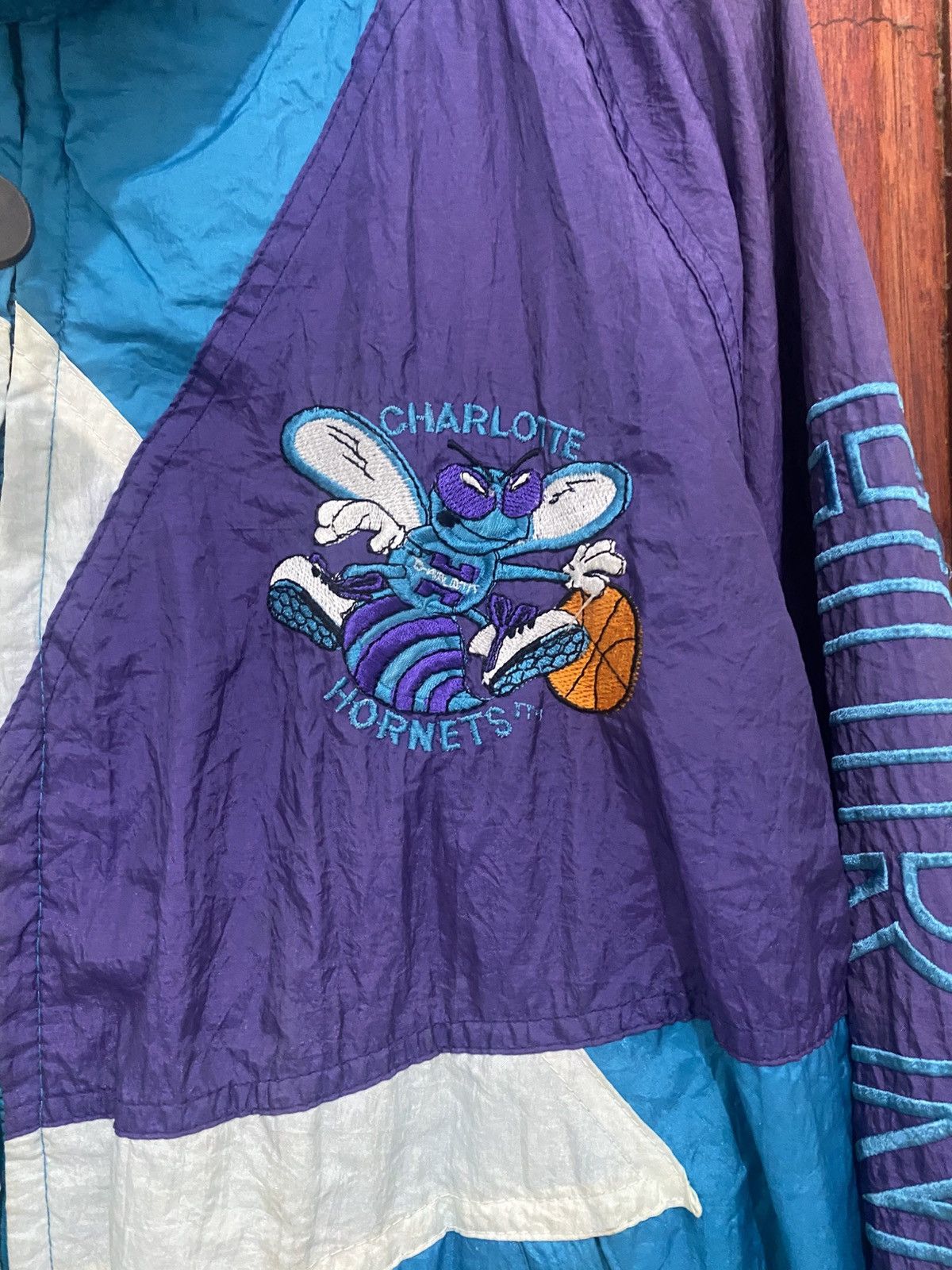 NBA × Pro Player × Vintage Vintage 90s Charlotte Hornets Pro Player Daniel Young Jacket Size US XL / EU 56 / 4 - 6 Thumbnail