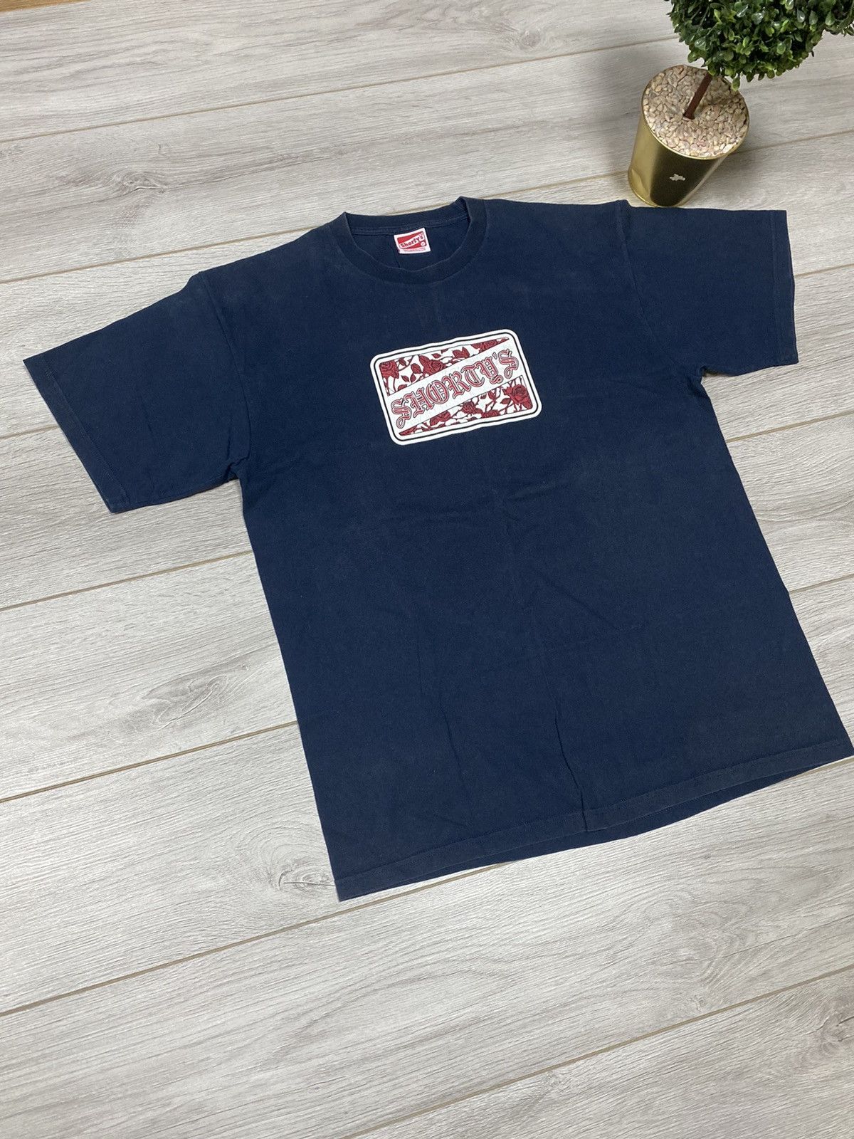 Shorty's Skateboards Shorty’s 🌹 vintage big roses logo t-shirt Size US XL / EU 56 / 4 - 5 Thumbnail