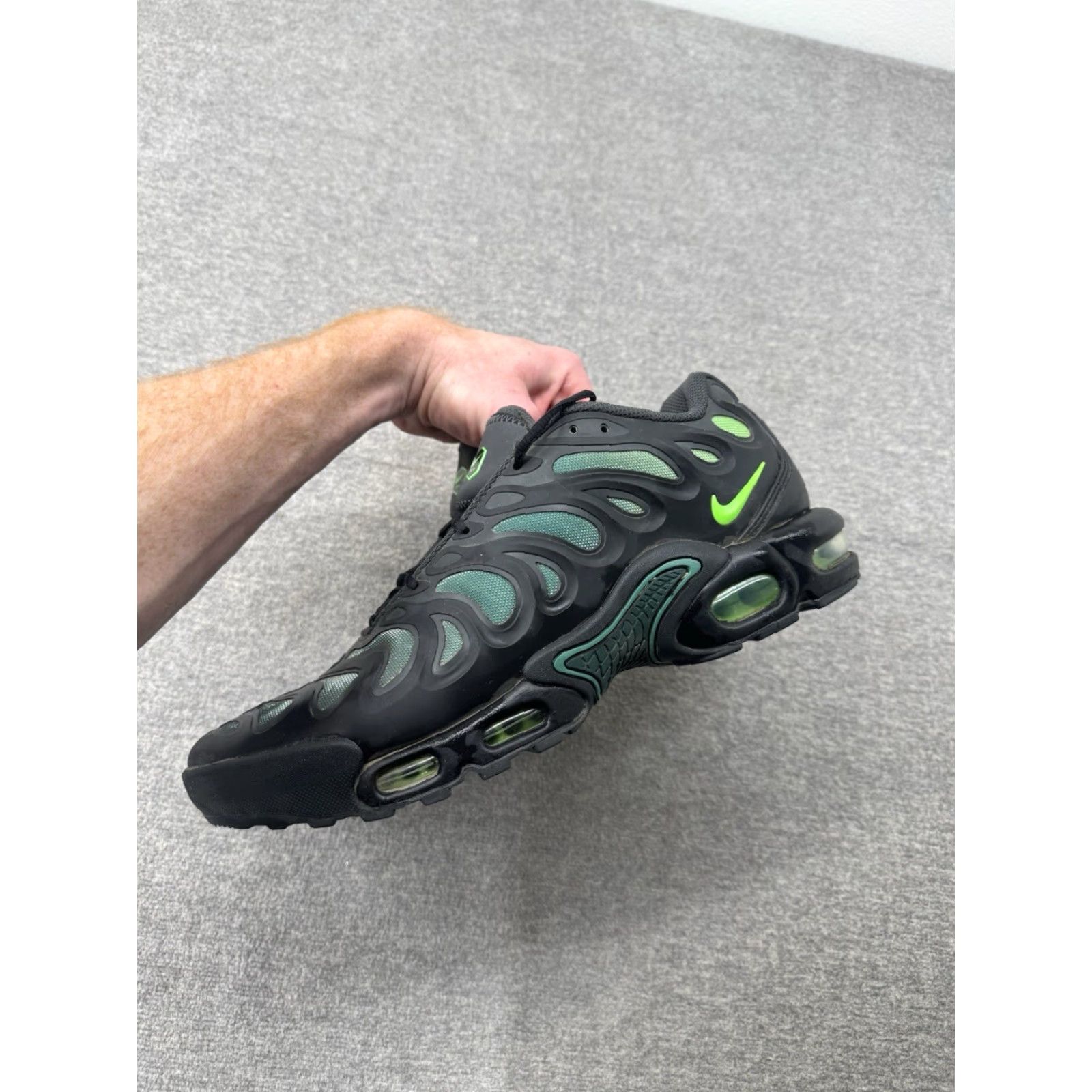 Nike Nike Air Max Plus Drift Black Green Strike Sz 10.5 FD4290-006 Men’s Sneakers Size US 10 / EU 43 - 4 Thumbnail